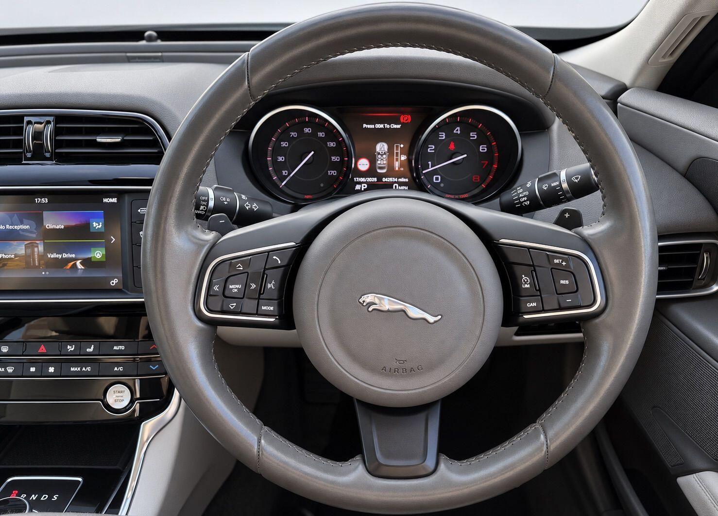 Jaguar Xe view 22