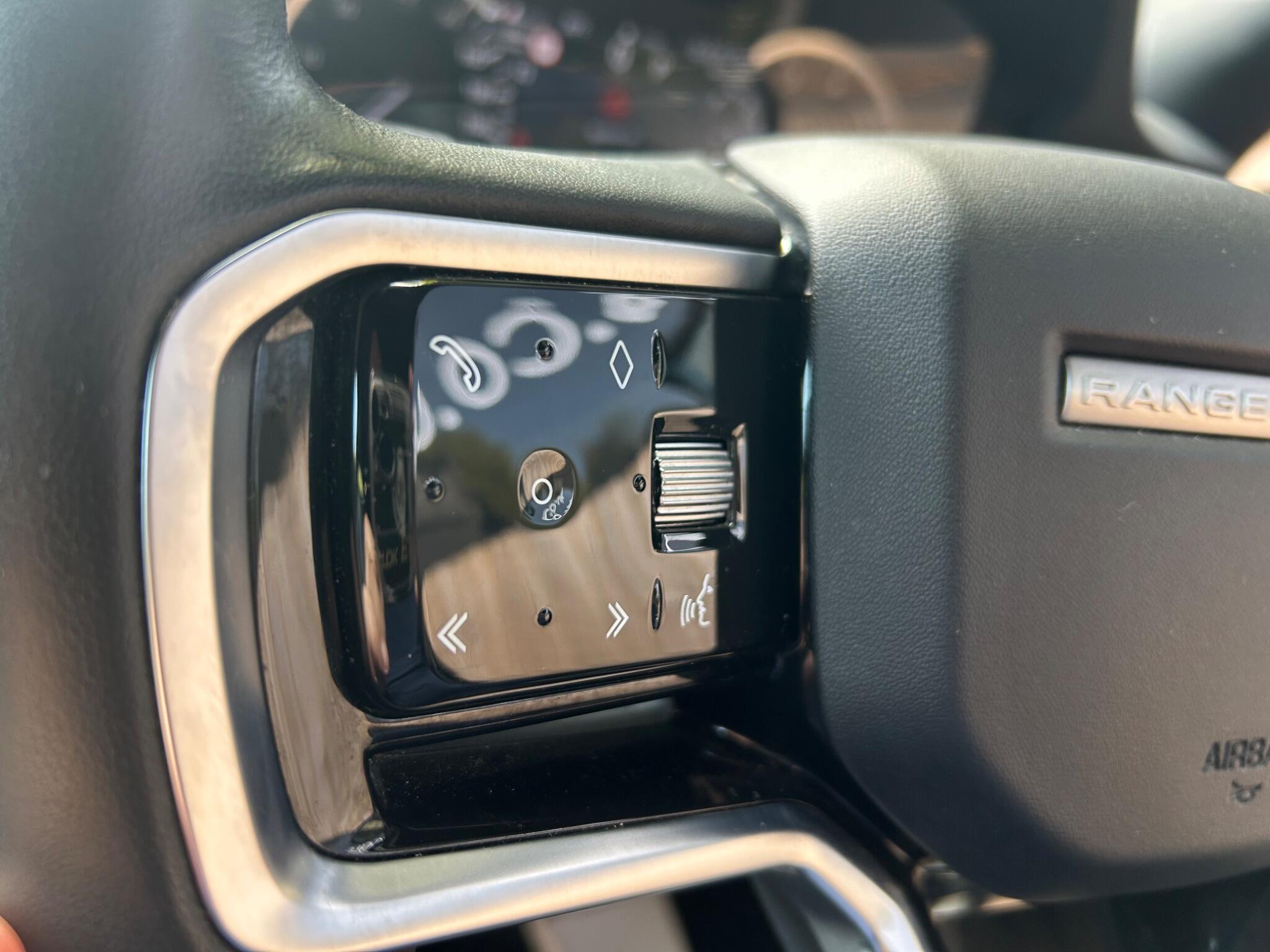 Land Rover Range Rover Evoque view 19