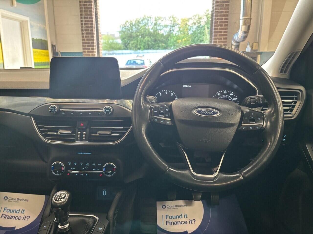 Ford Focus view 20