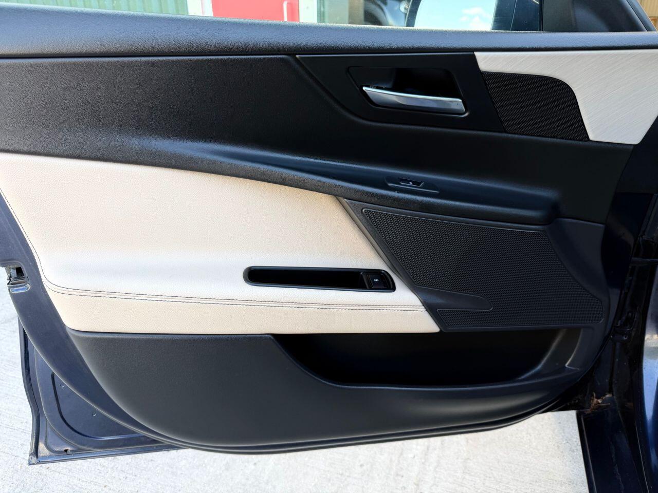 Jaguar Xe view 17