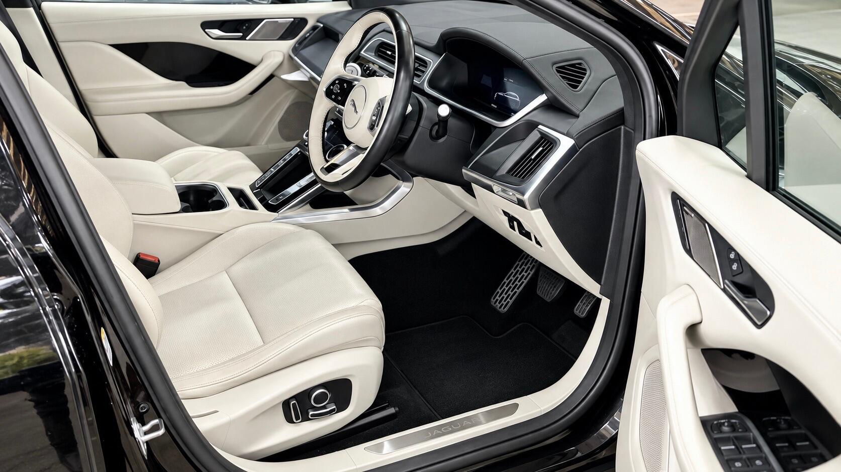 Jaguar I-Pace view 8
