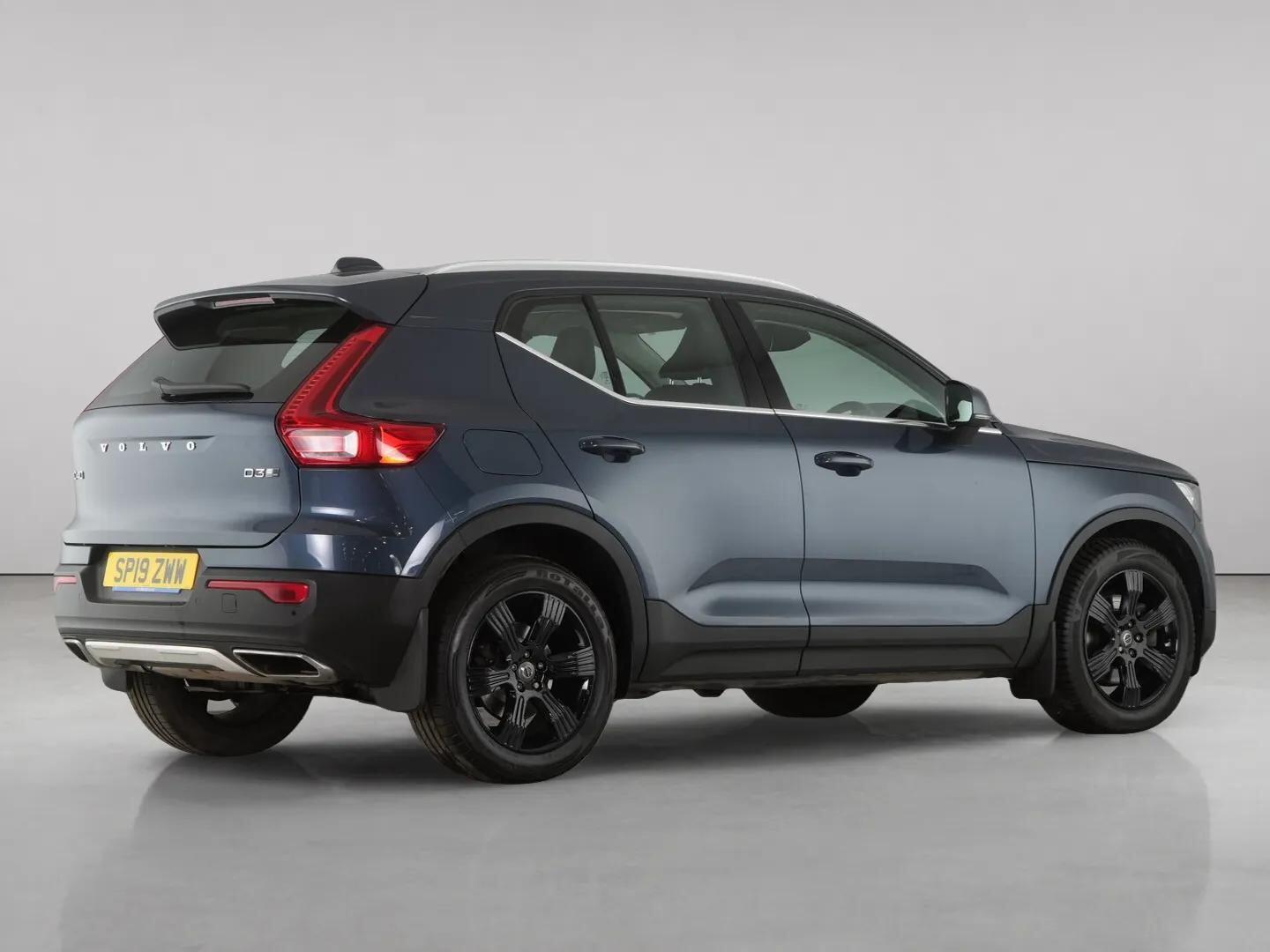 Volvo XC40 view 10