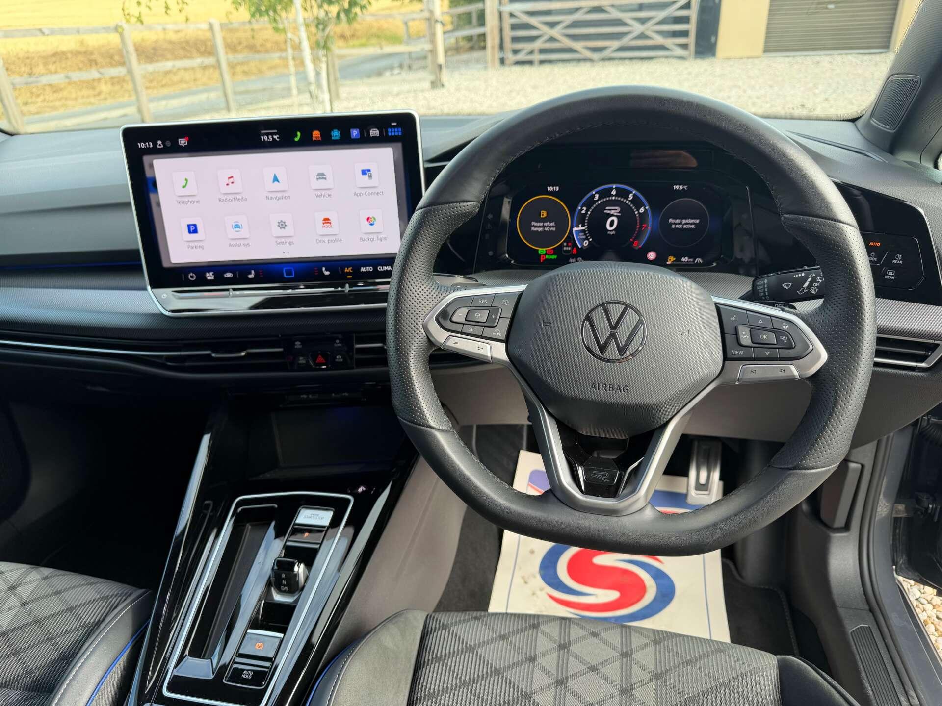 Volkswagen Golf view 18