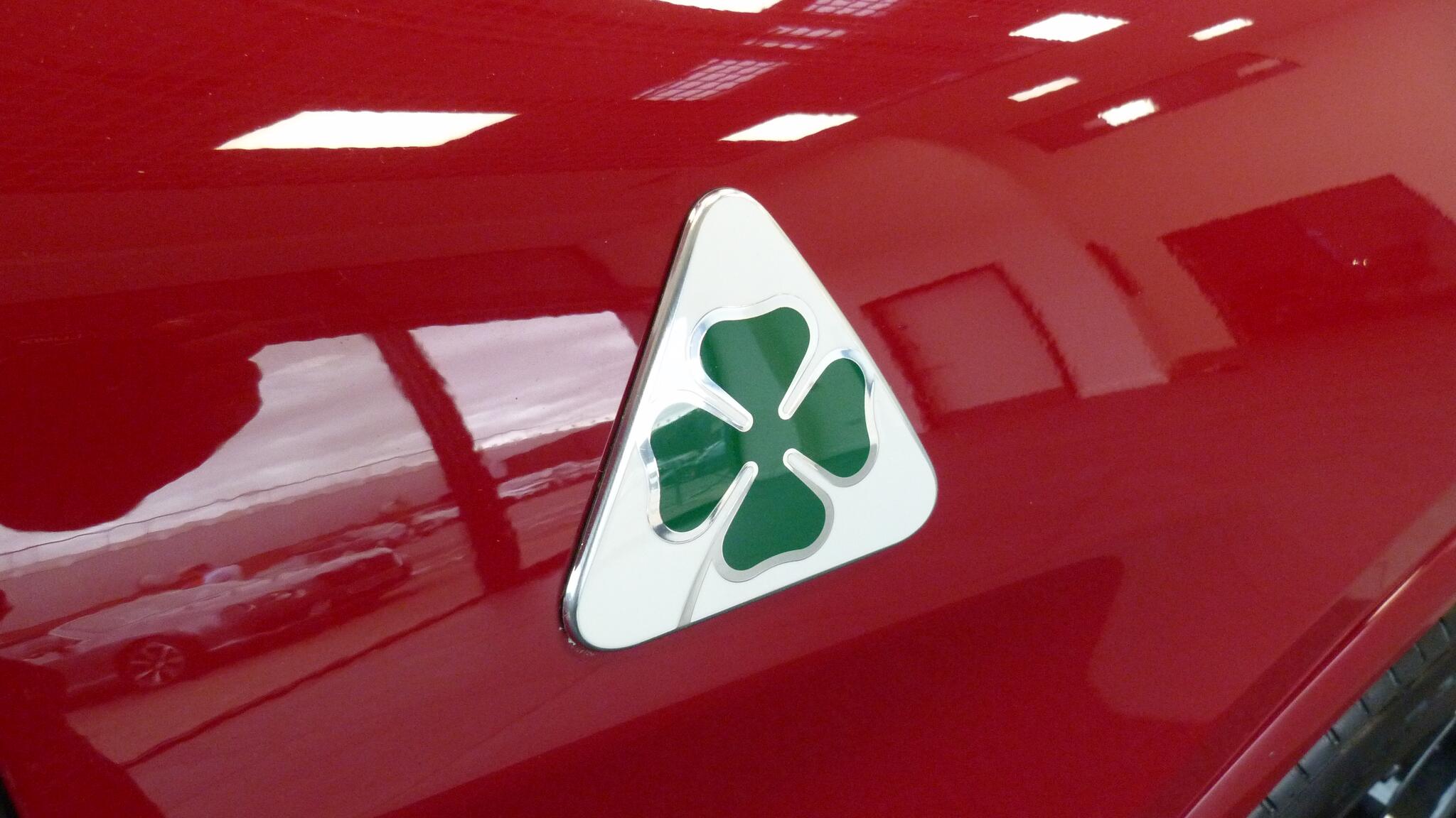 Alfa Romeo Stelvio view 43