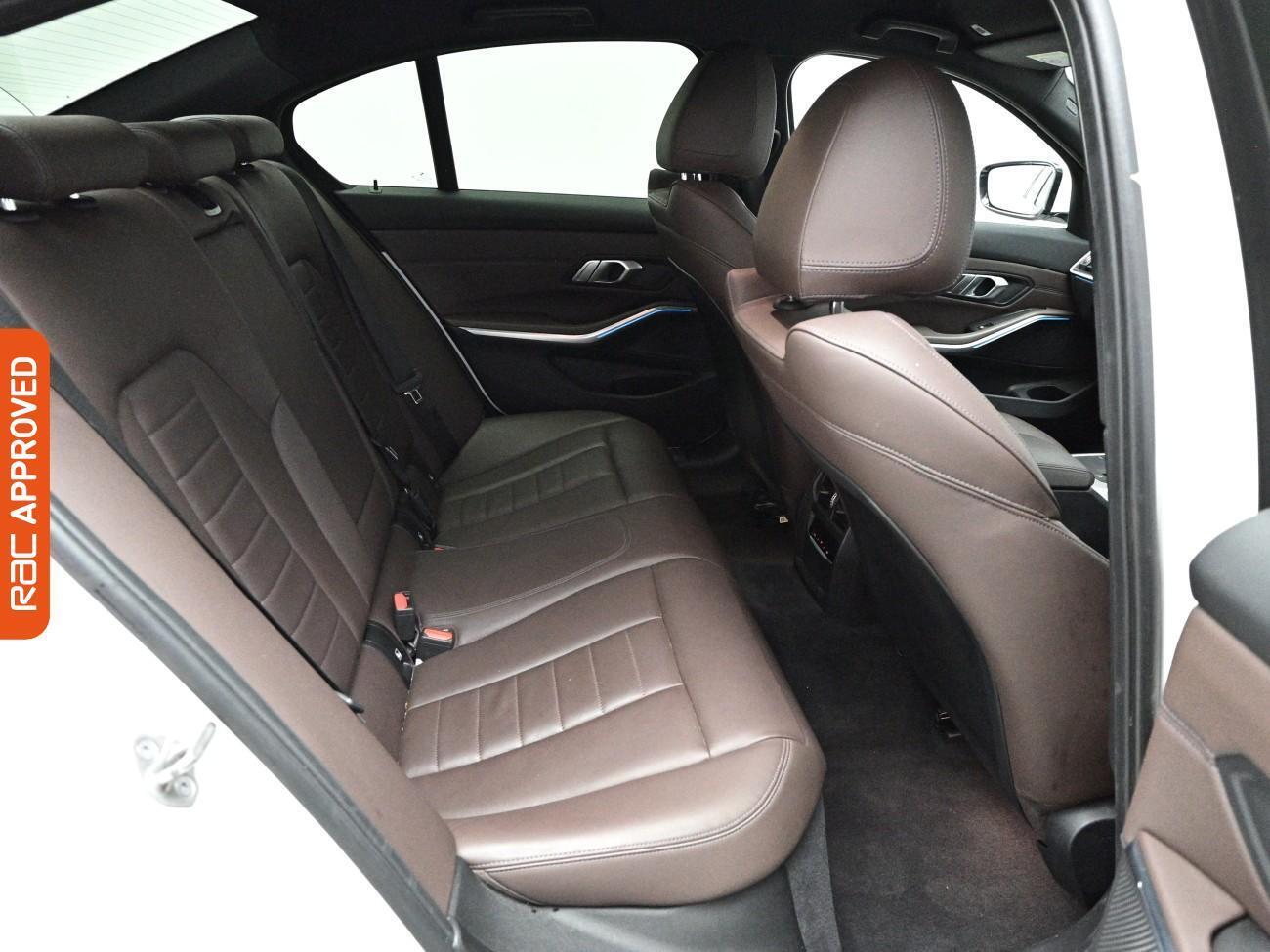 BMW 3 Series view 14