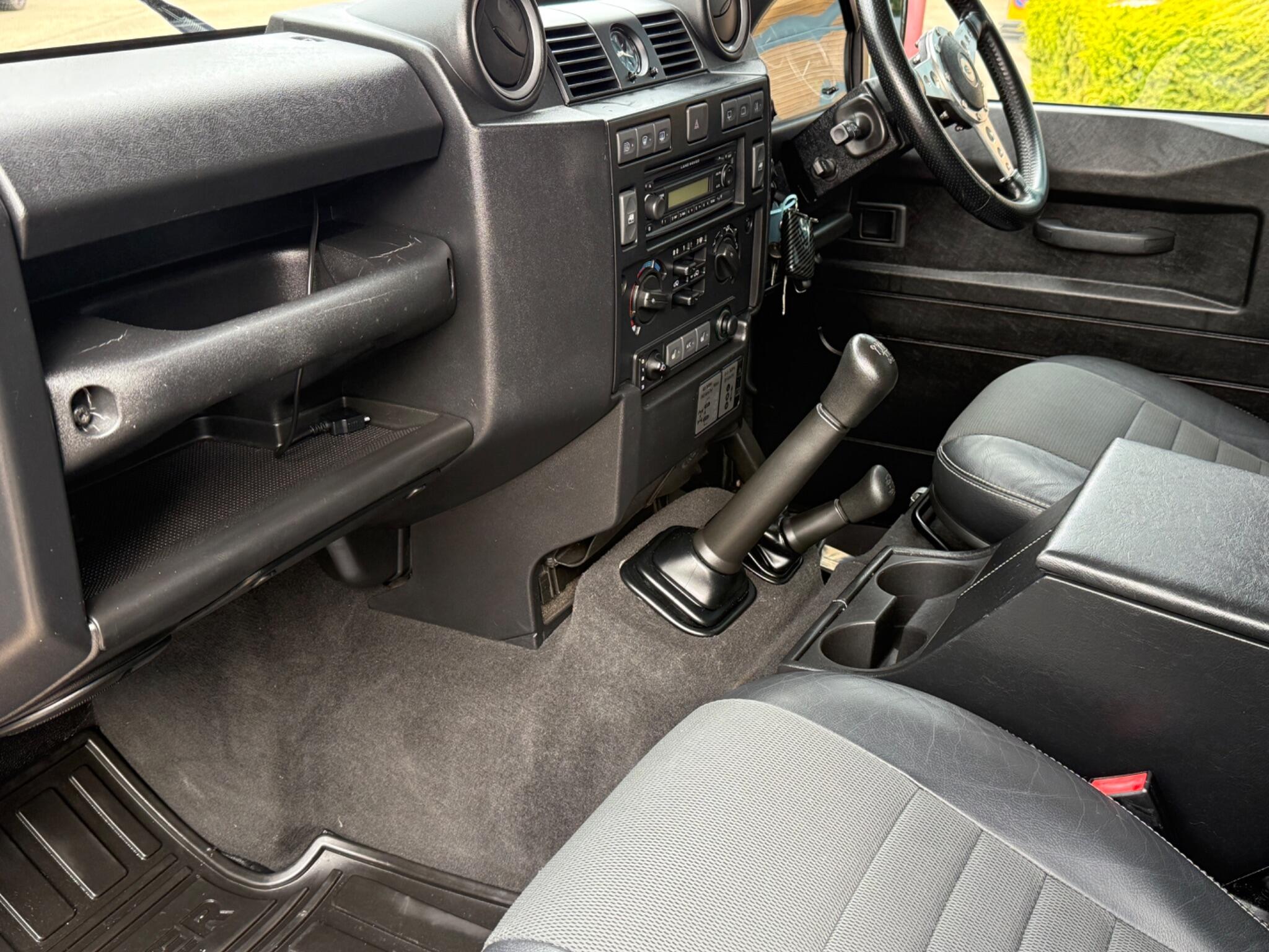 Land Rover Defender view 34