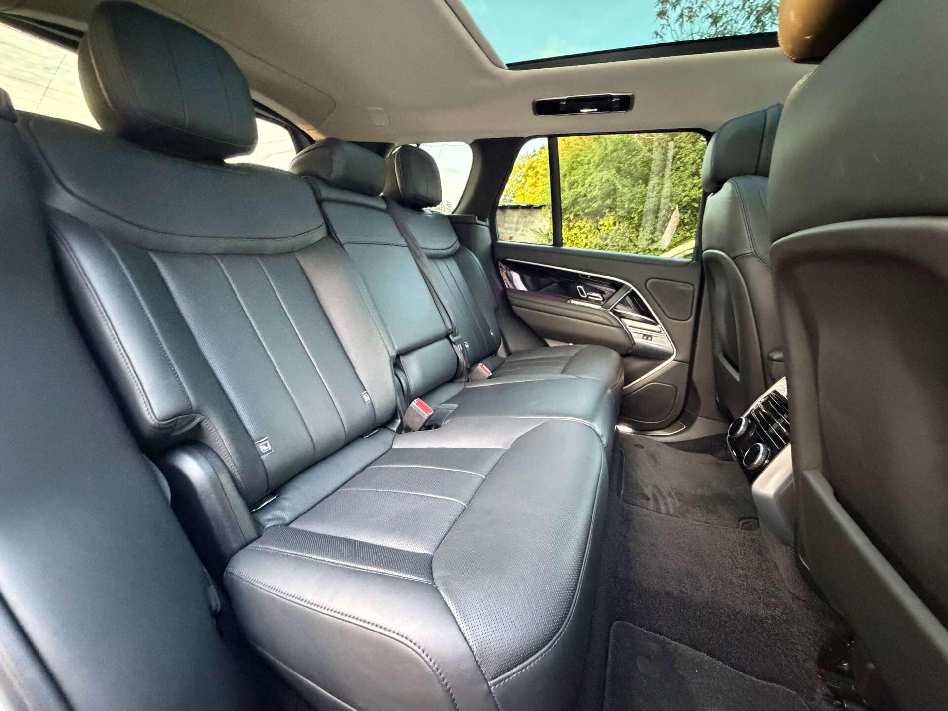Land Rover Range Rover view 35