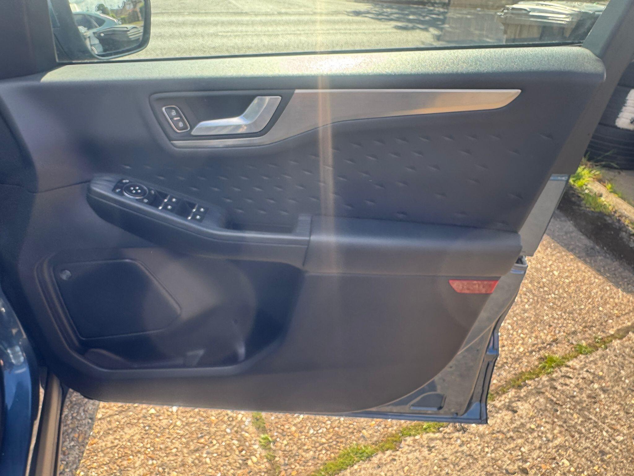 Ford Kuga view 44