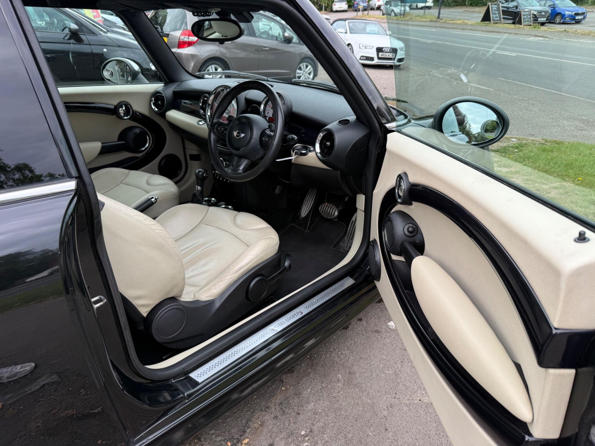 Mini Hatch view 17