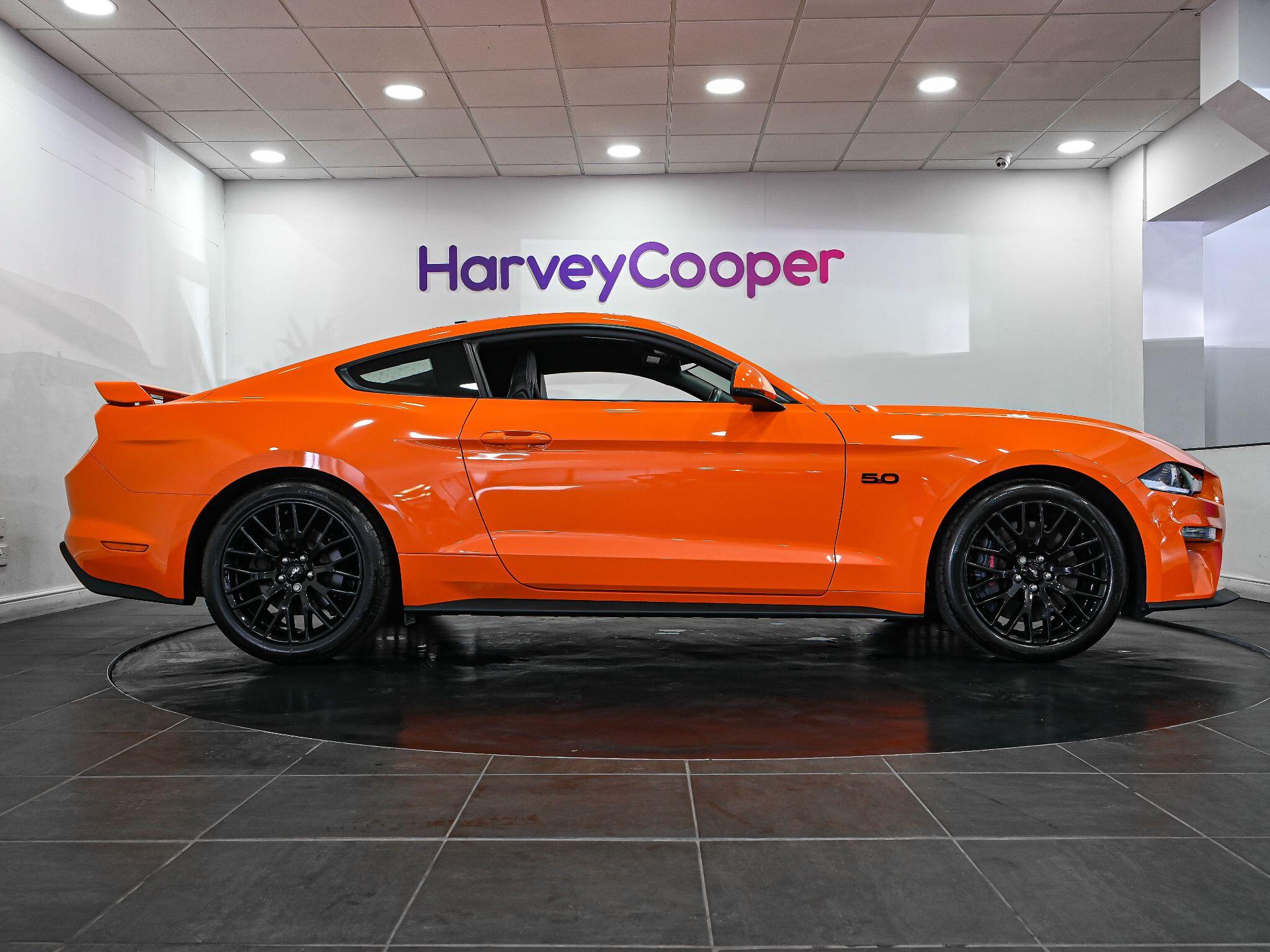 Ford Mustang view 4