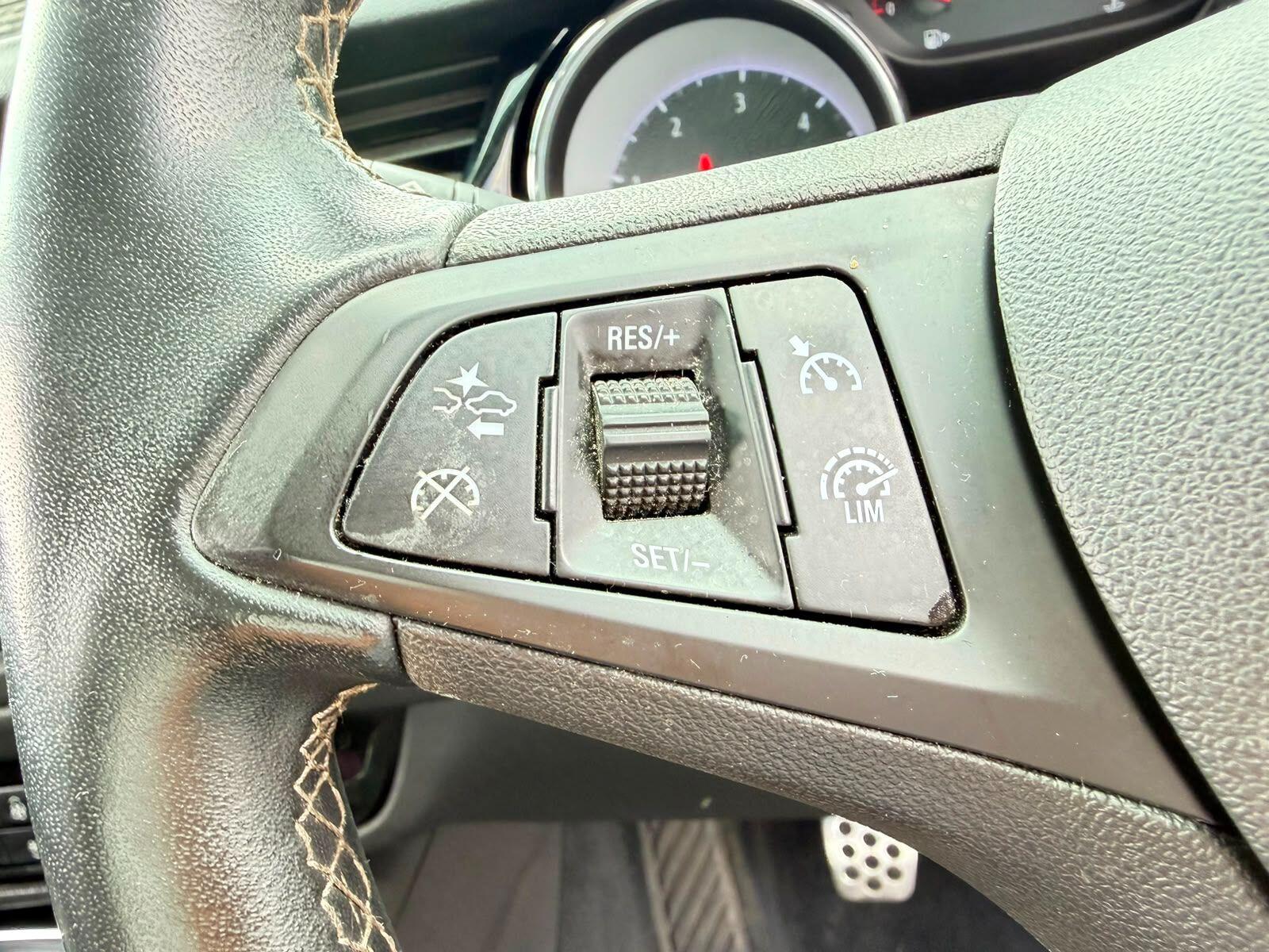 Vauxhall Insignia view 22