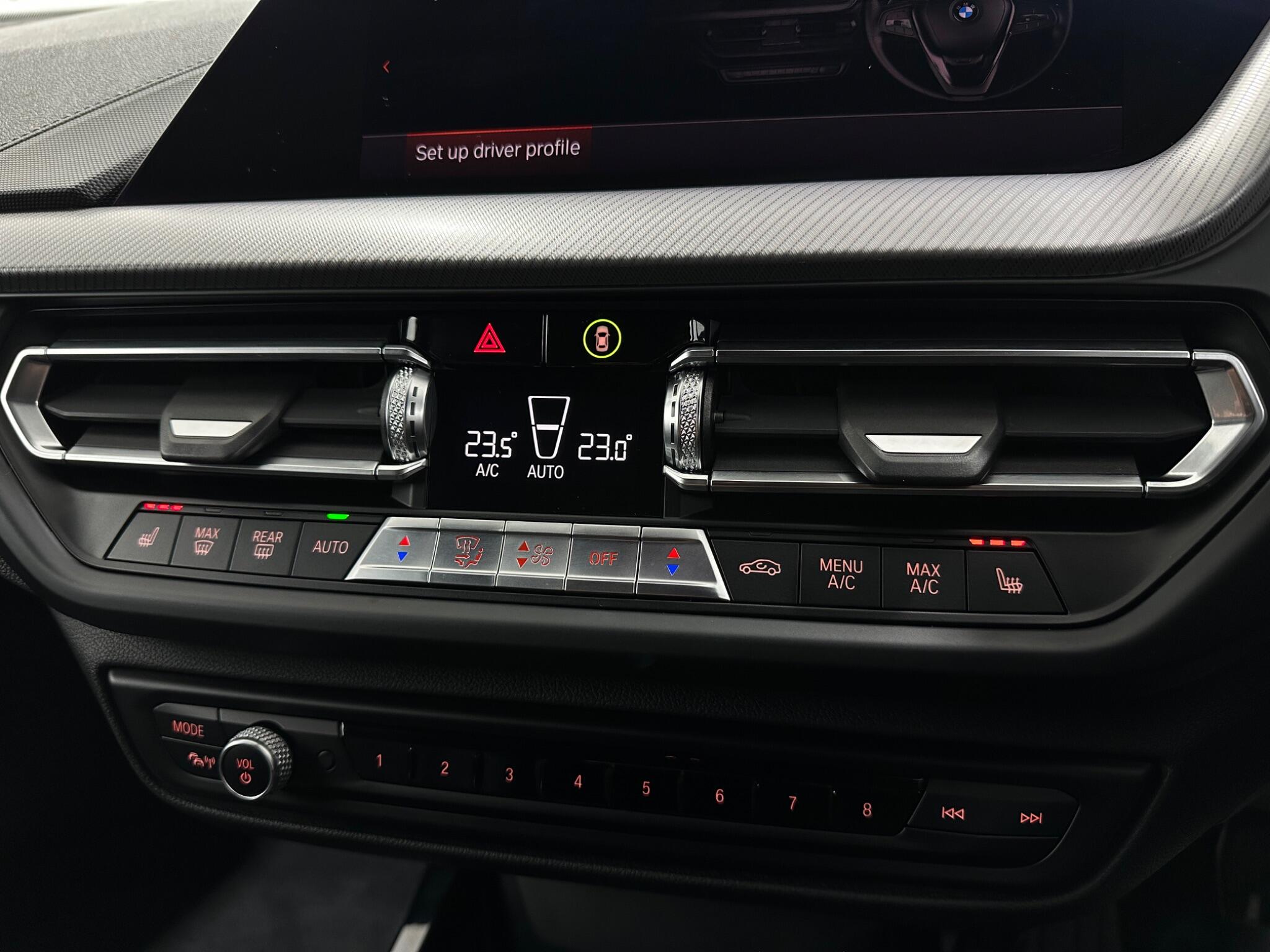 BMW 1 Series view 23