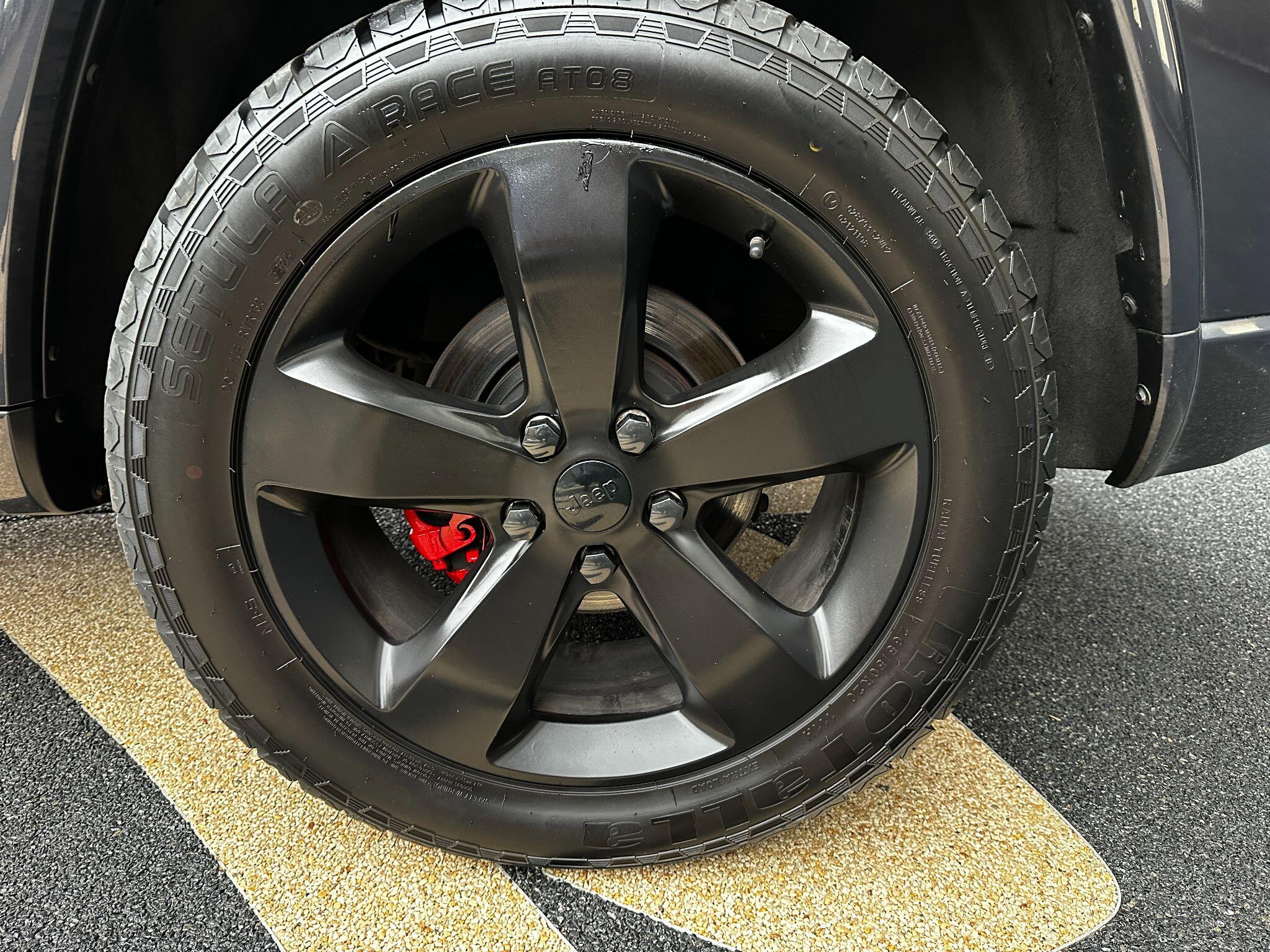 Jeep Grand Cherokee view 9