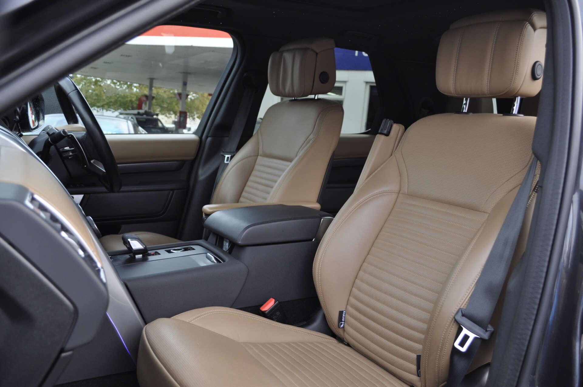 Land Rover Discovery view 15