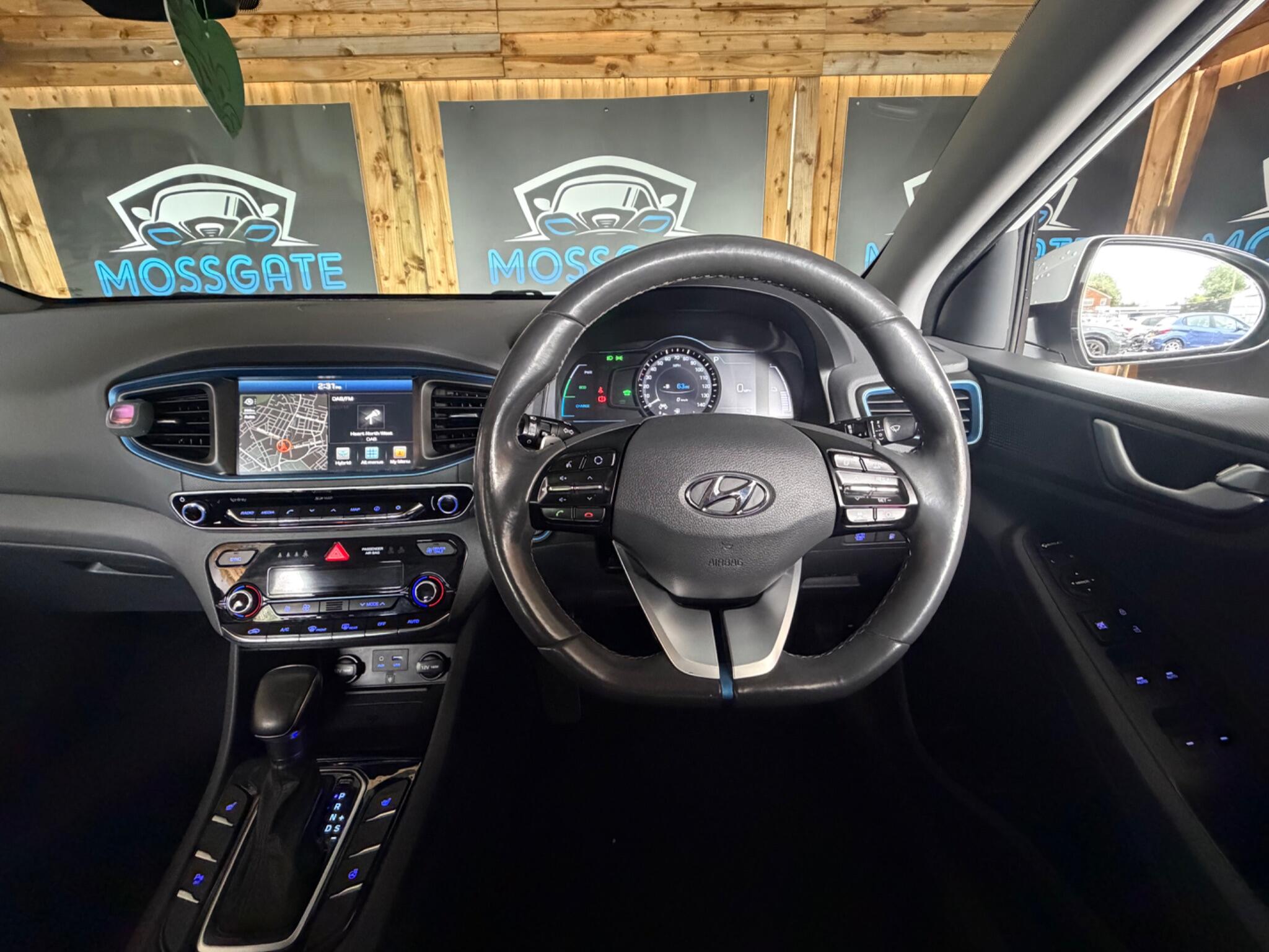 Hyundai Ioniq view 17