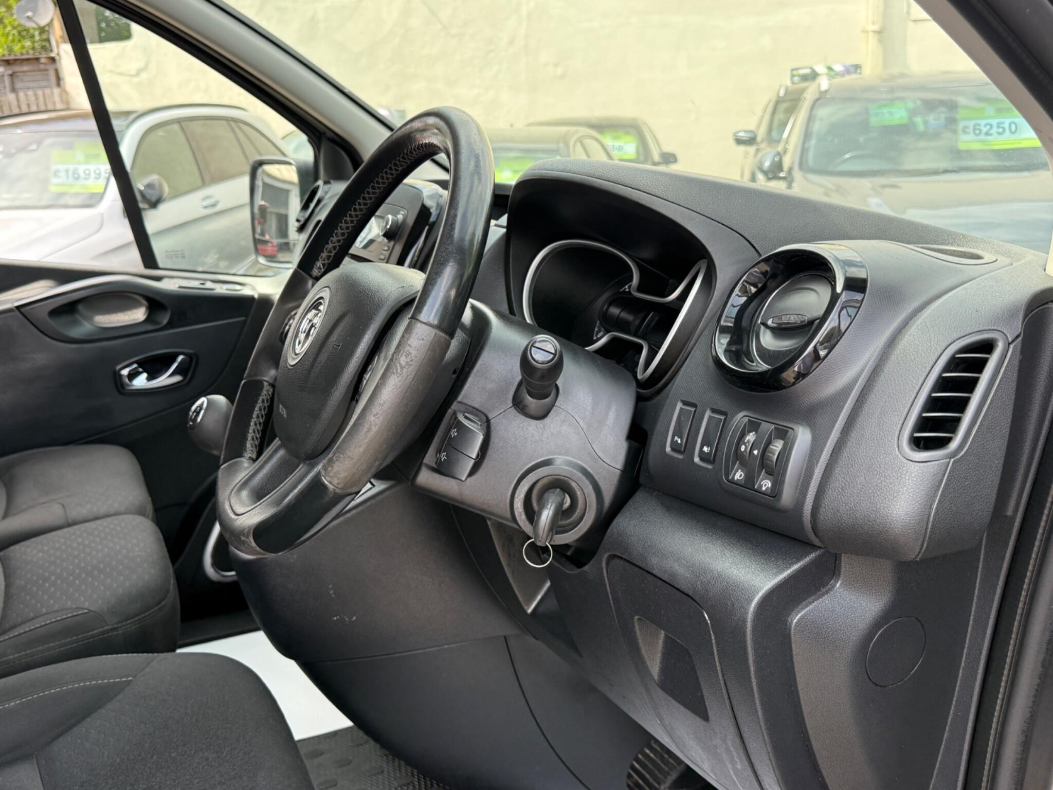 Vauxhall Vivaro - Image 20