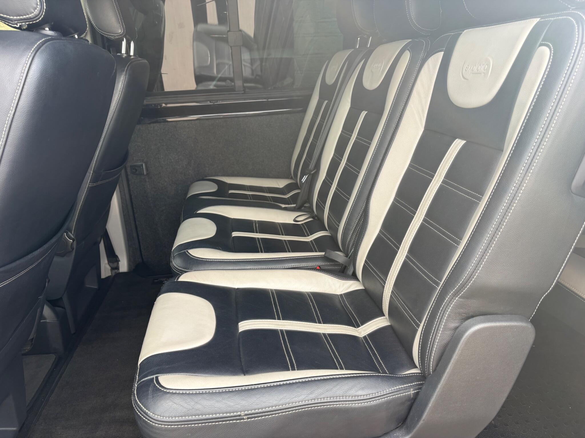 Volkswagen Transporter view 32