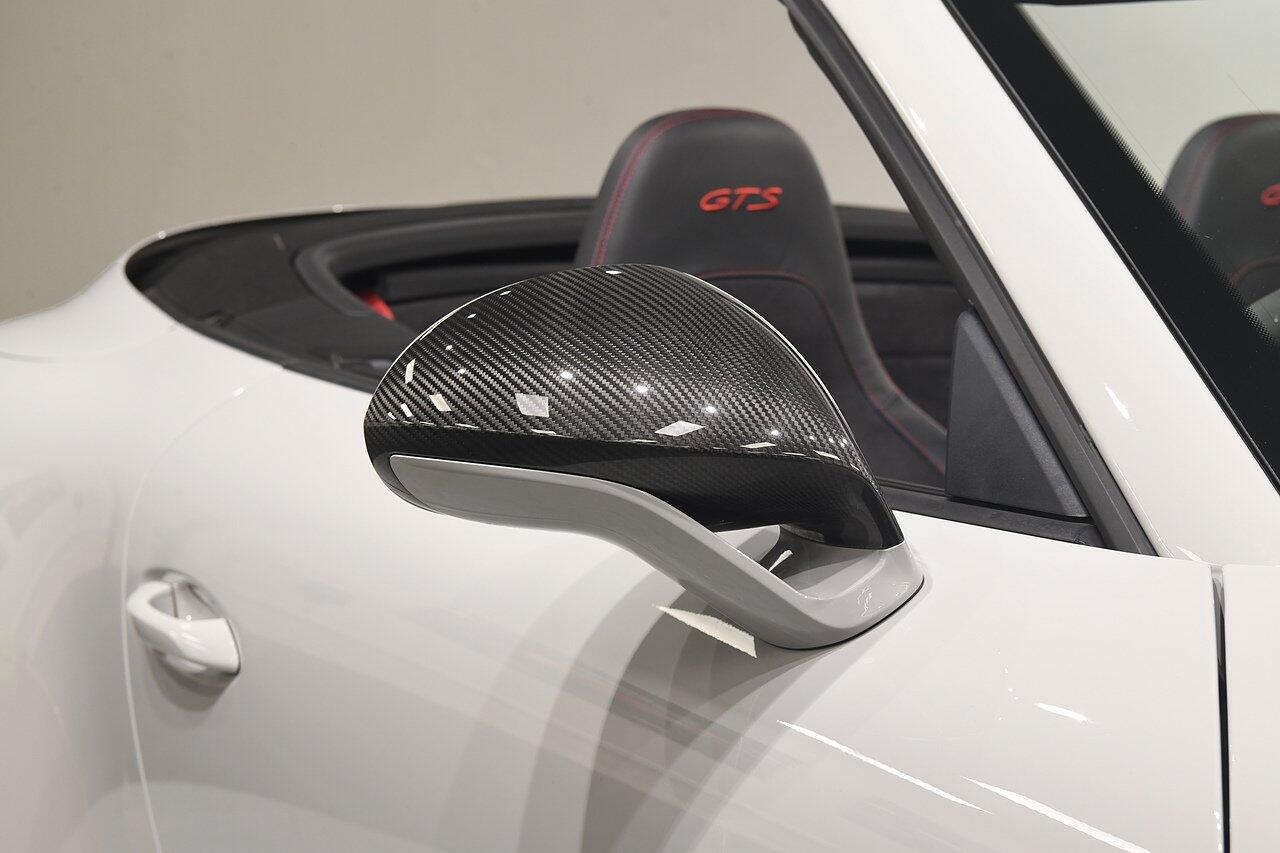 Porsche 911 view 37