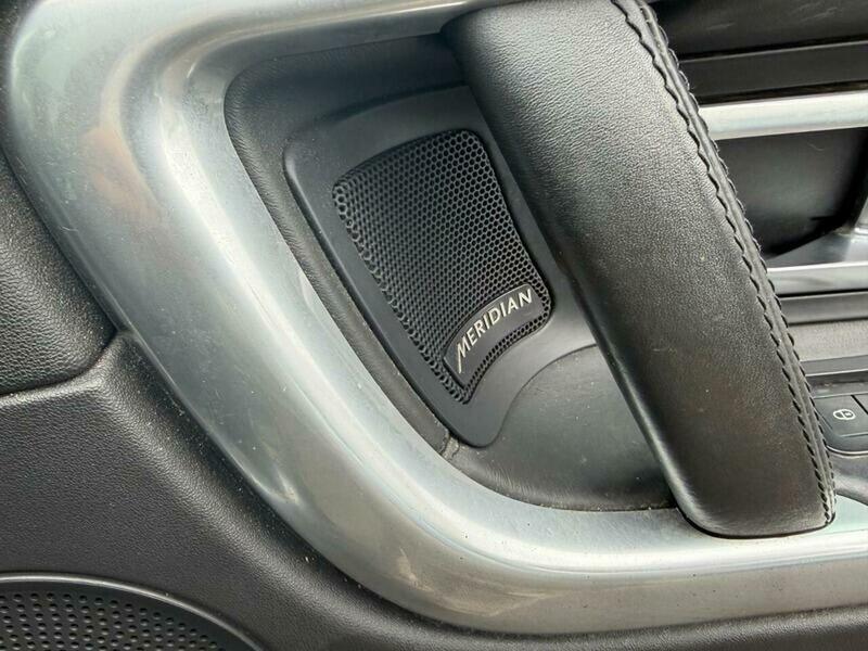 Land Rover Discovery Sport view 51
