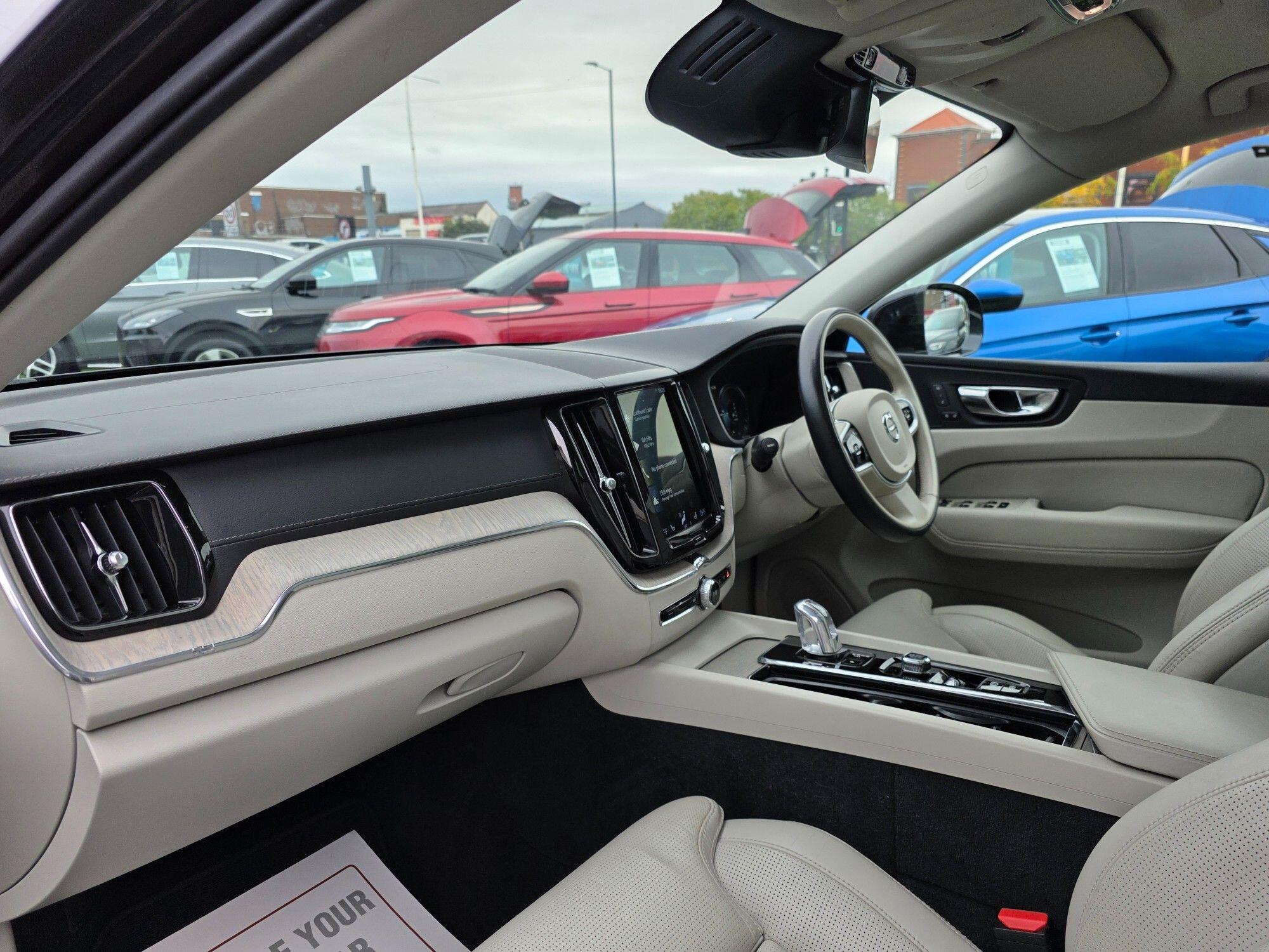 Volvo XC60 view 22
