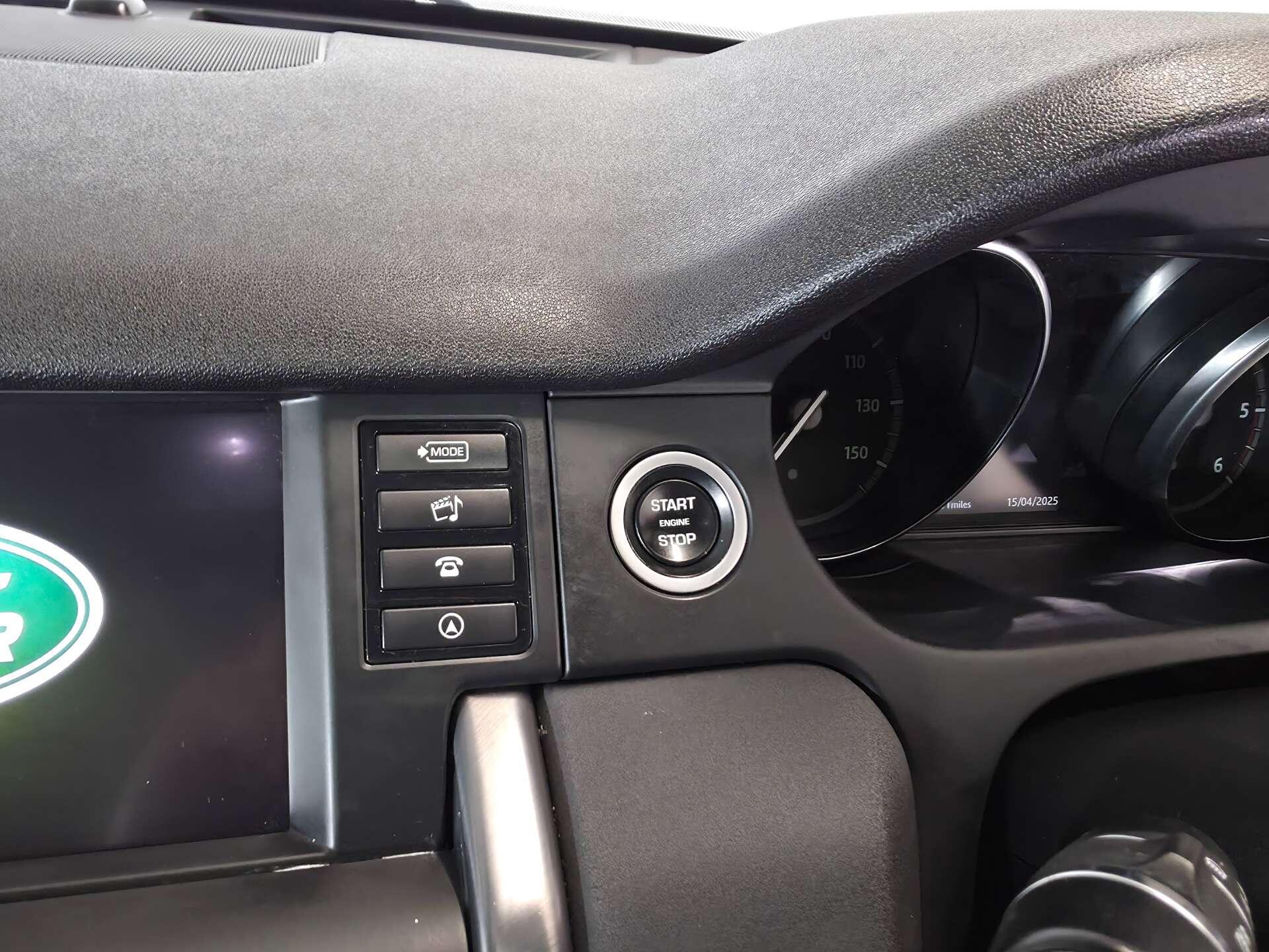 Land Rover Discovery Sport view 35