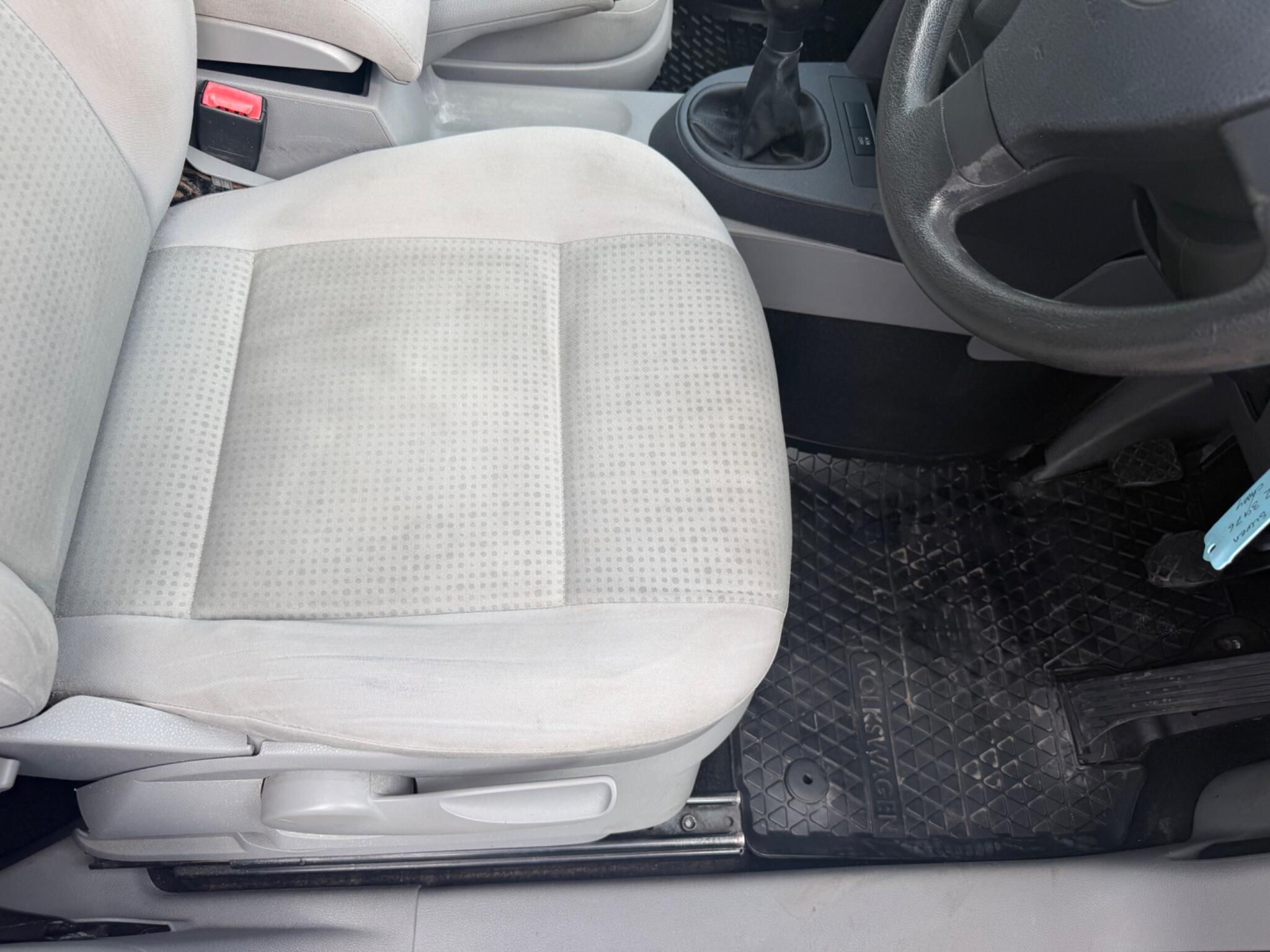 Volkswagen Caddy Maxi Life view 13