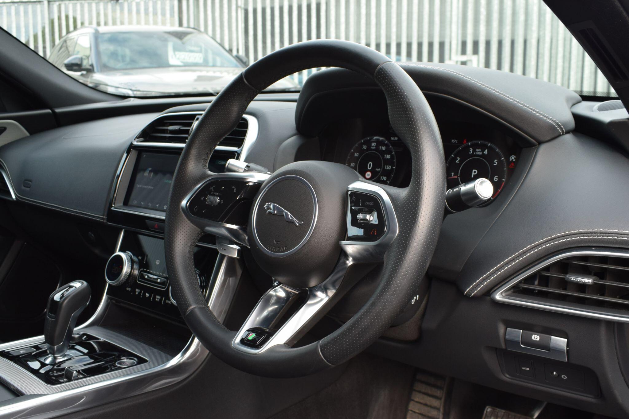 Jaguar Xe view 21