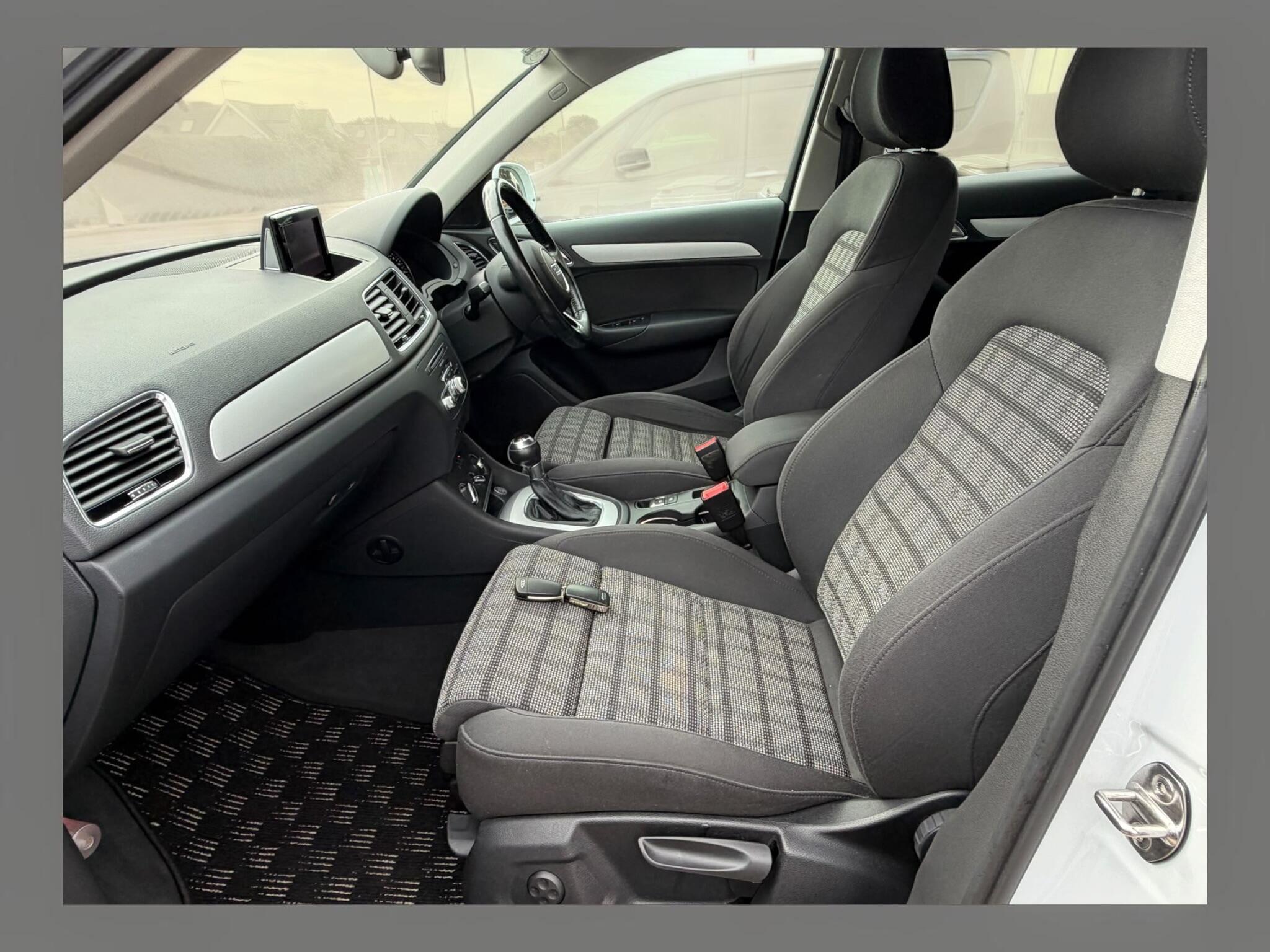Audi Q3 view 39