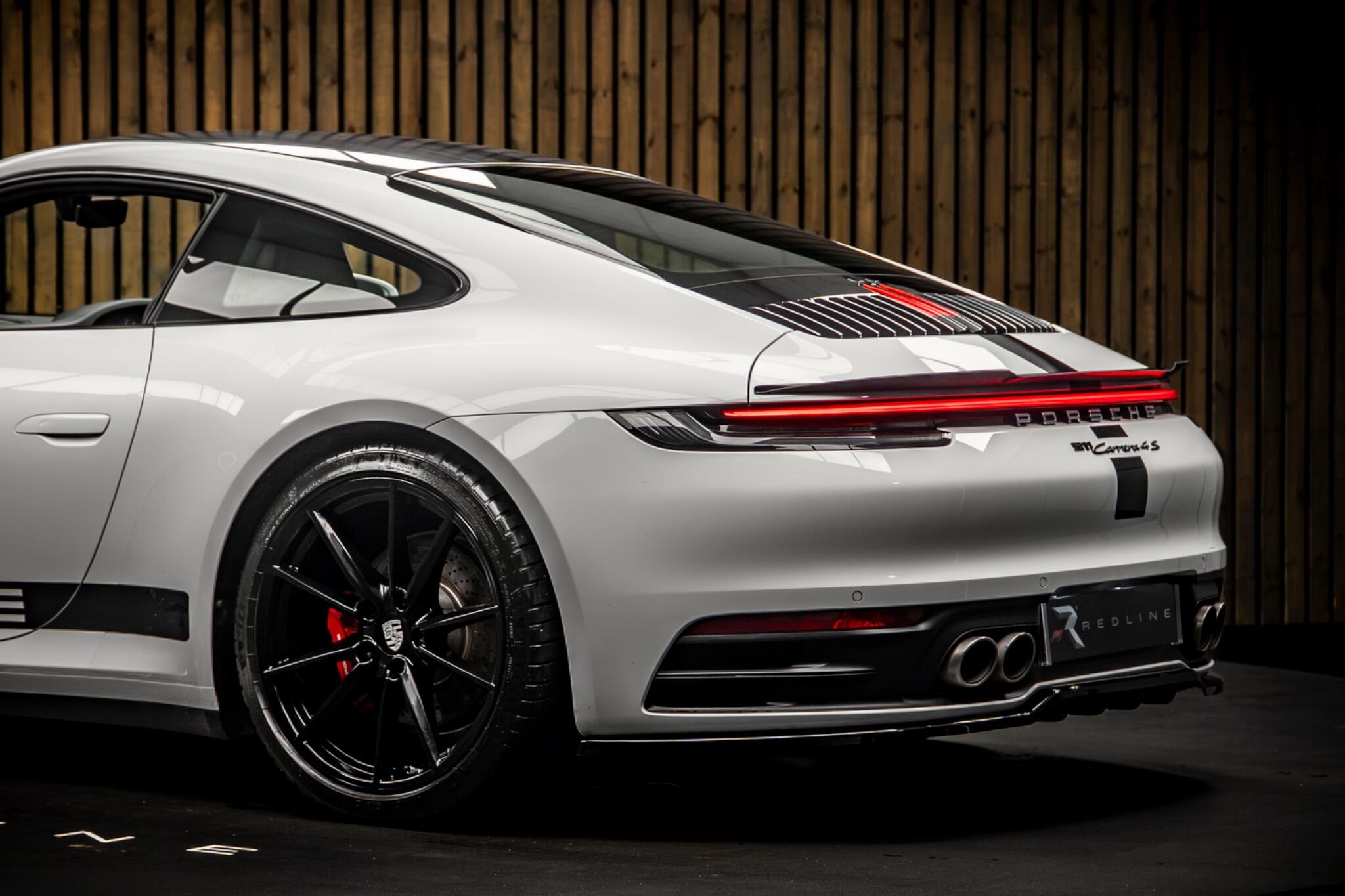 Porsche 911 view 17