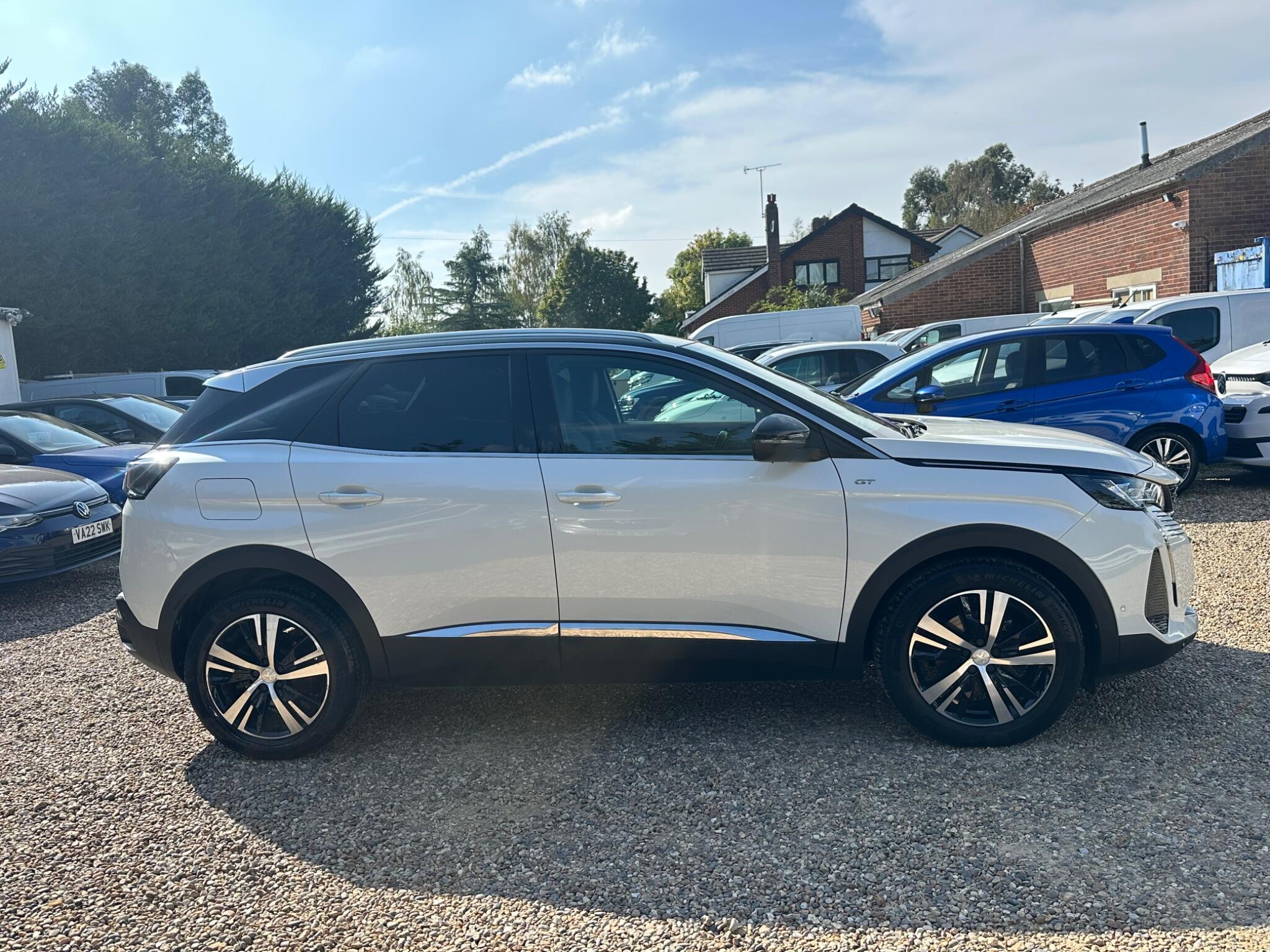 Peugeot 3008 view 6