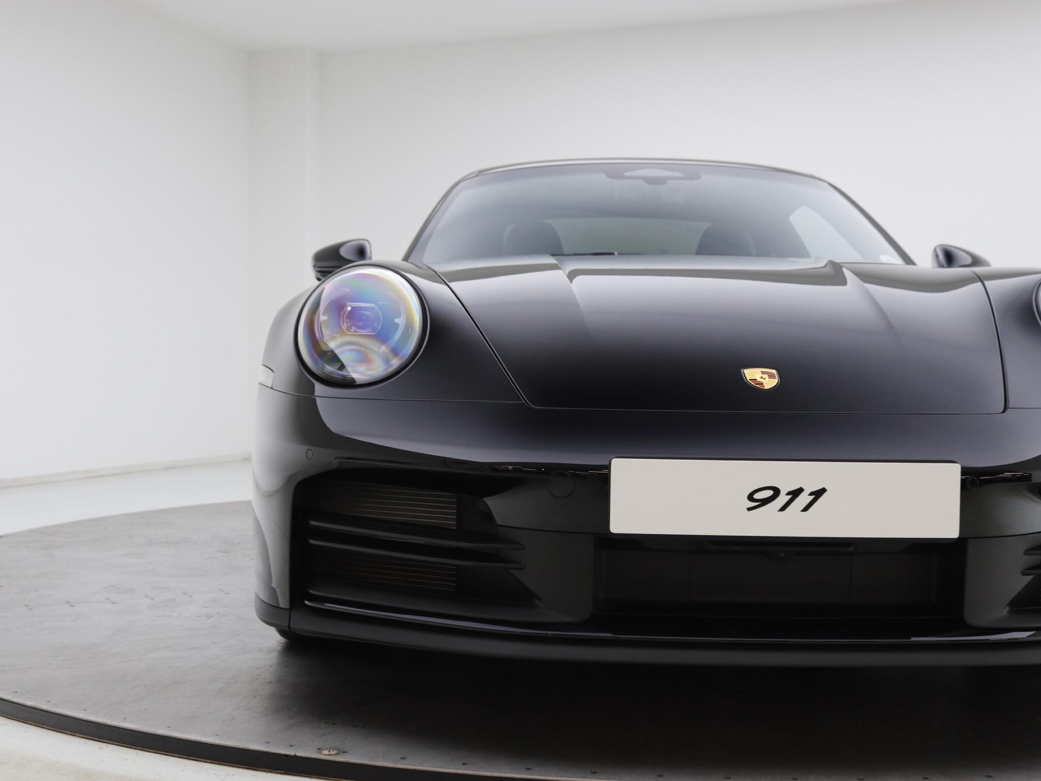 Porsche 911 view 24