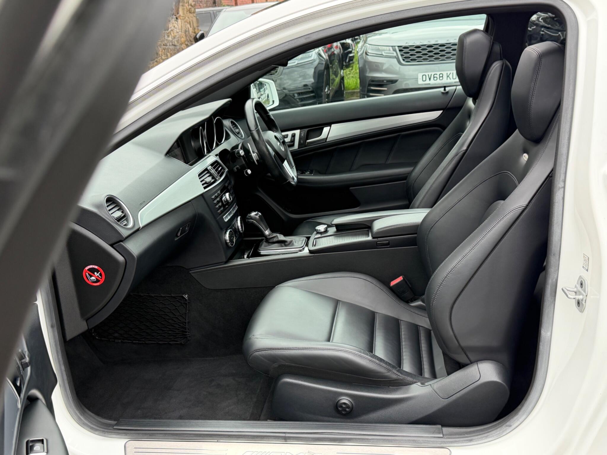 Mercedes-Benz C-Class view 18