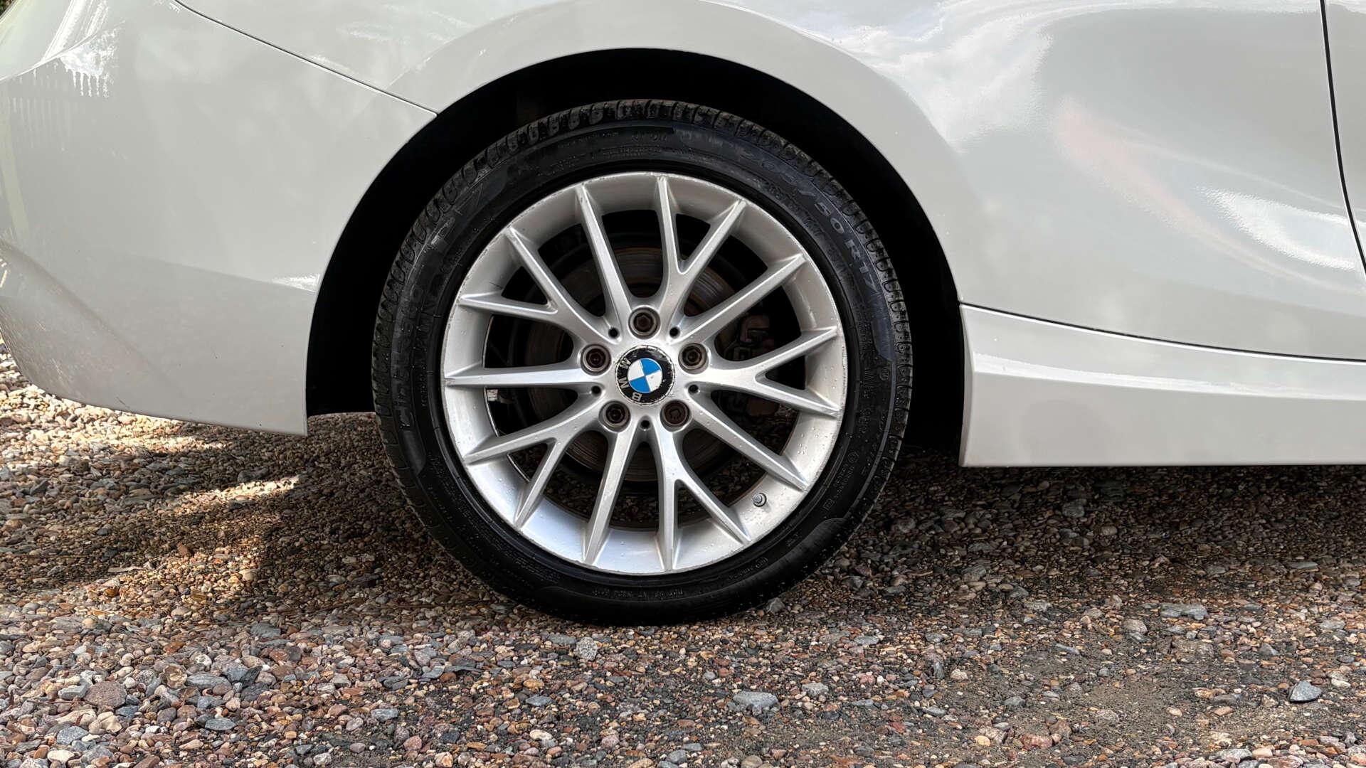 BMW 2 Series view 36