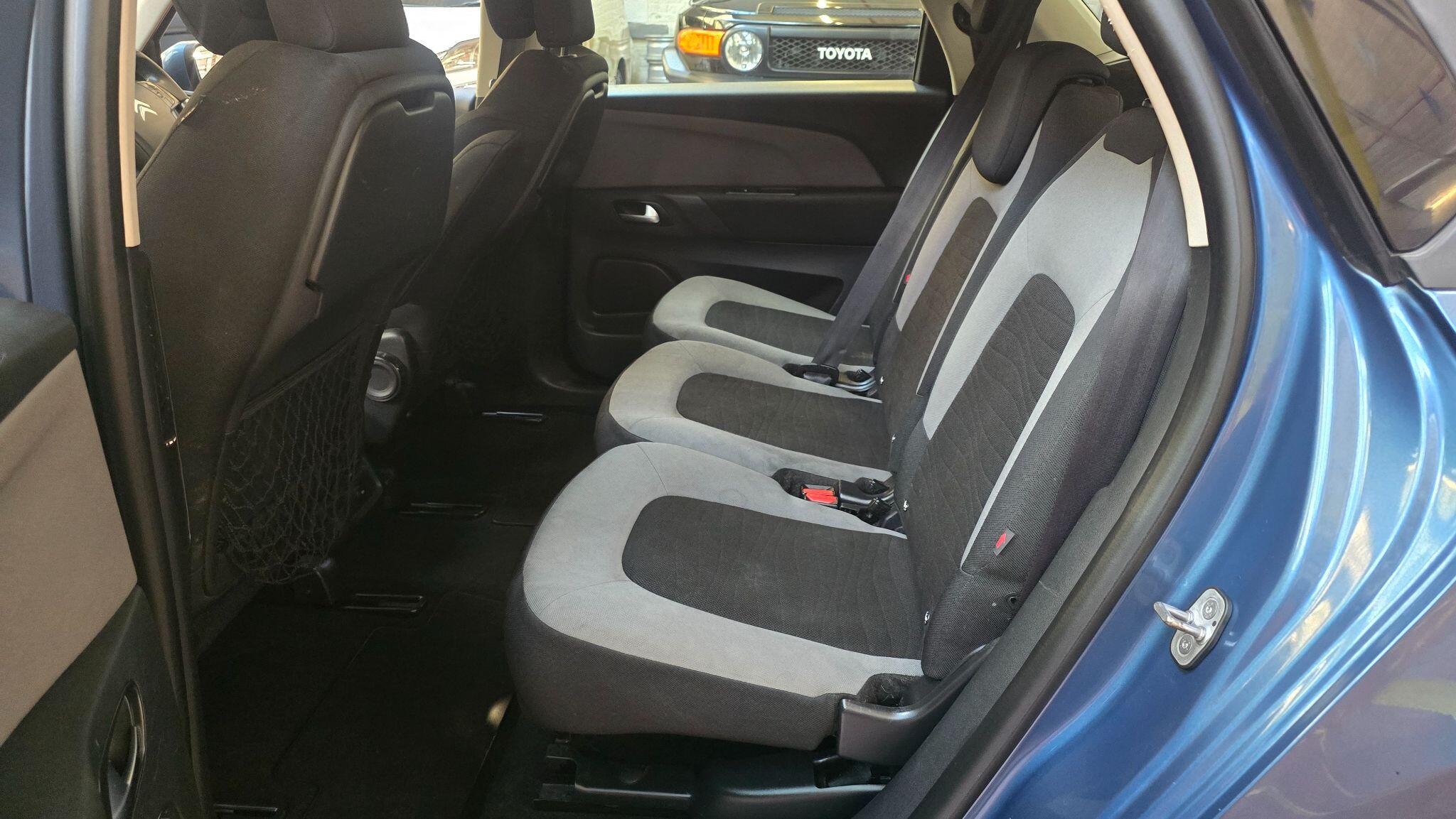 Citroen C4 Picasso view 5