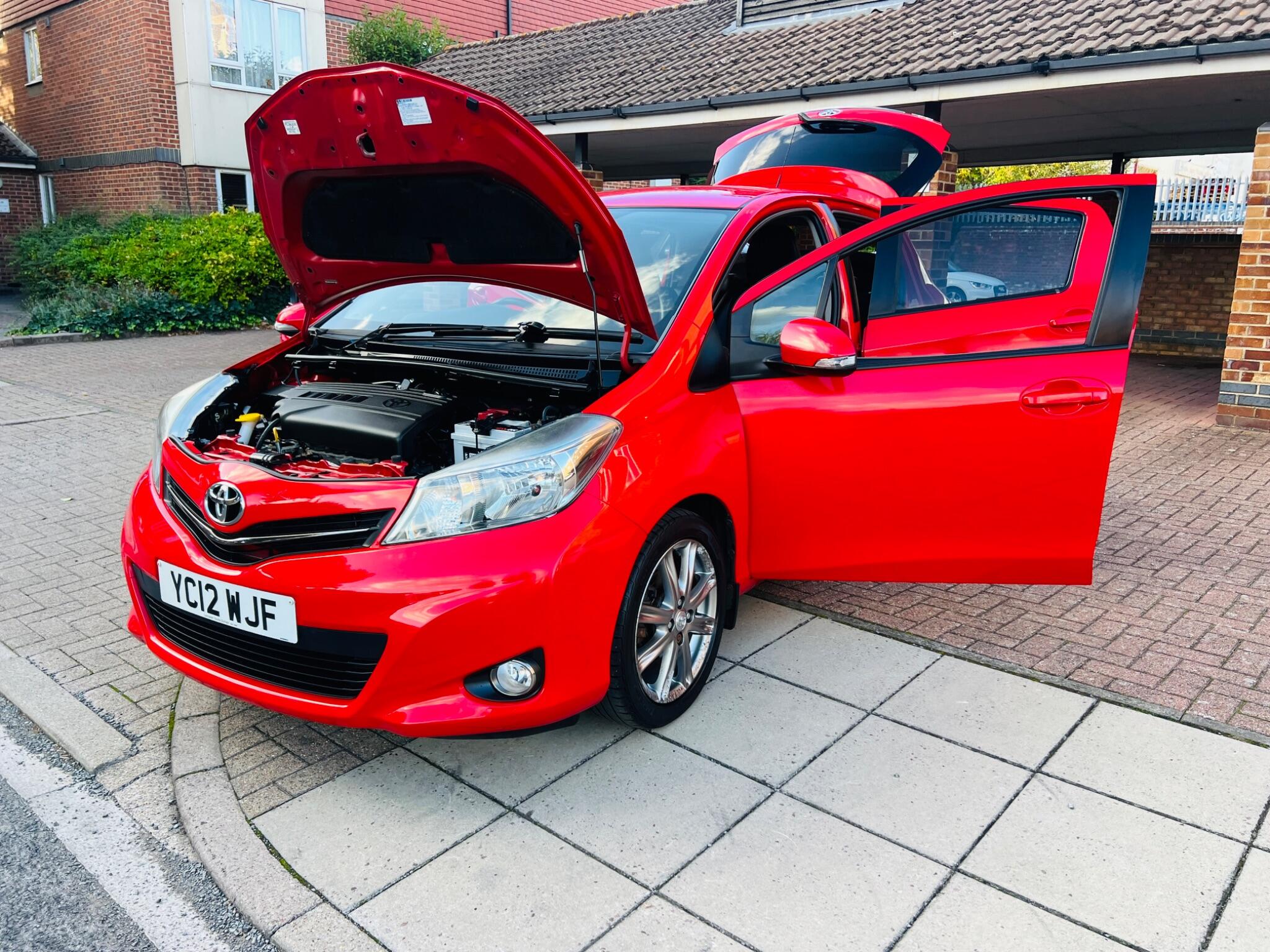 Toyota Yaris view 12