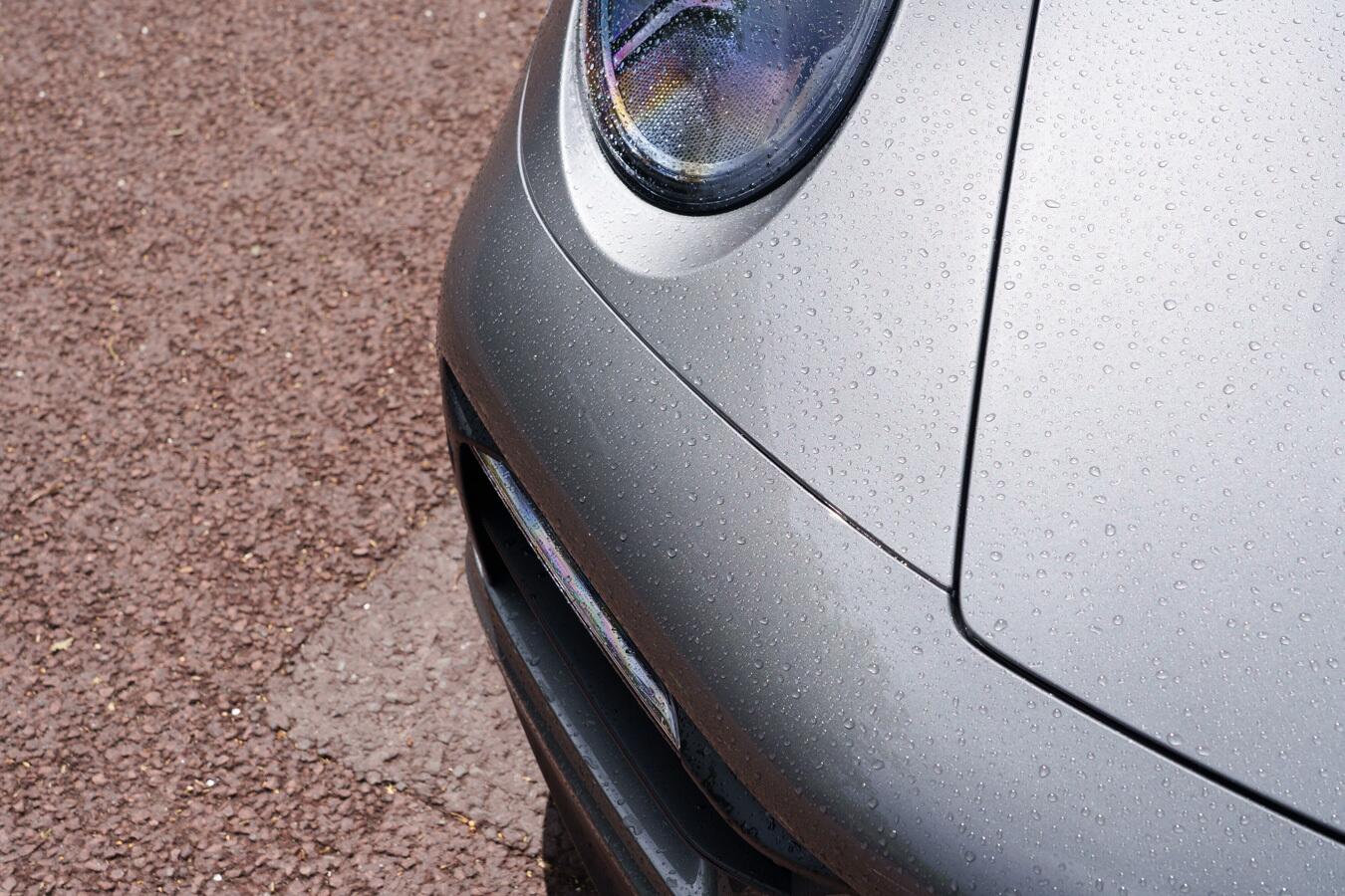 Porsche 911 view 15