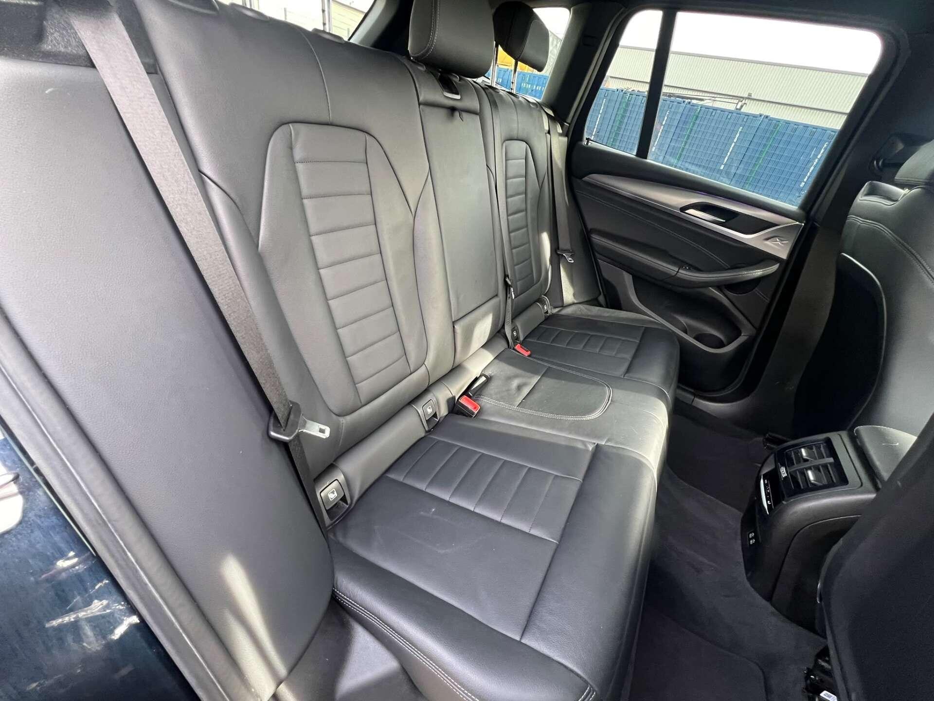 BMW X3 view 21