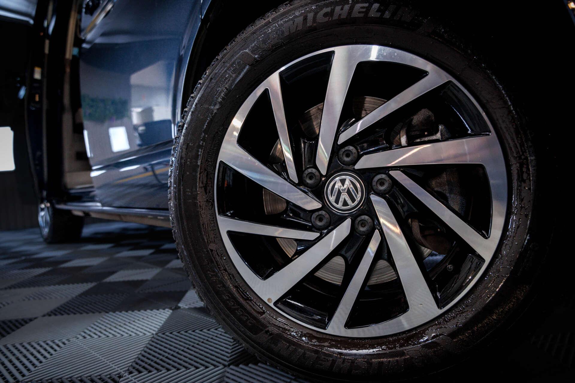 Volkswagen California view 10