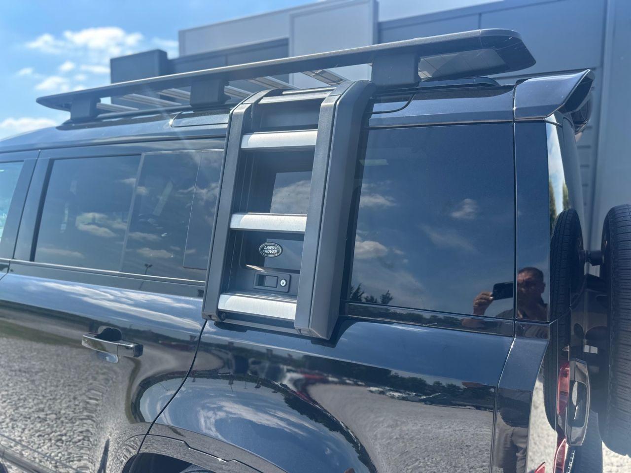 Land Rover Defender view 33