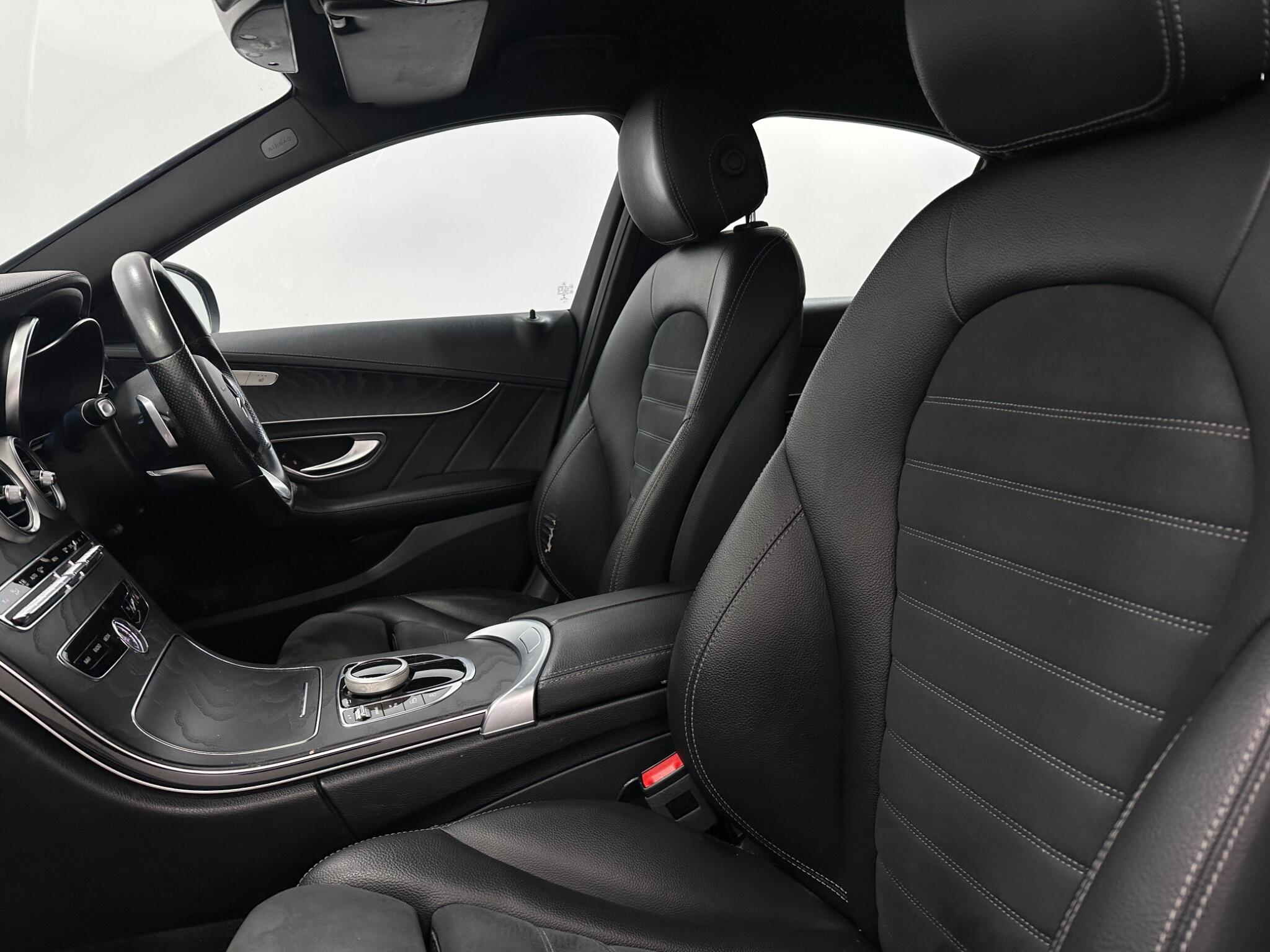Mercedes-Benz C-Class view 34