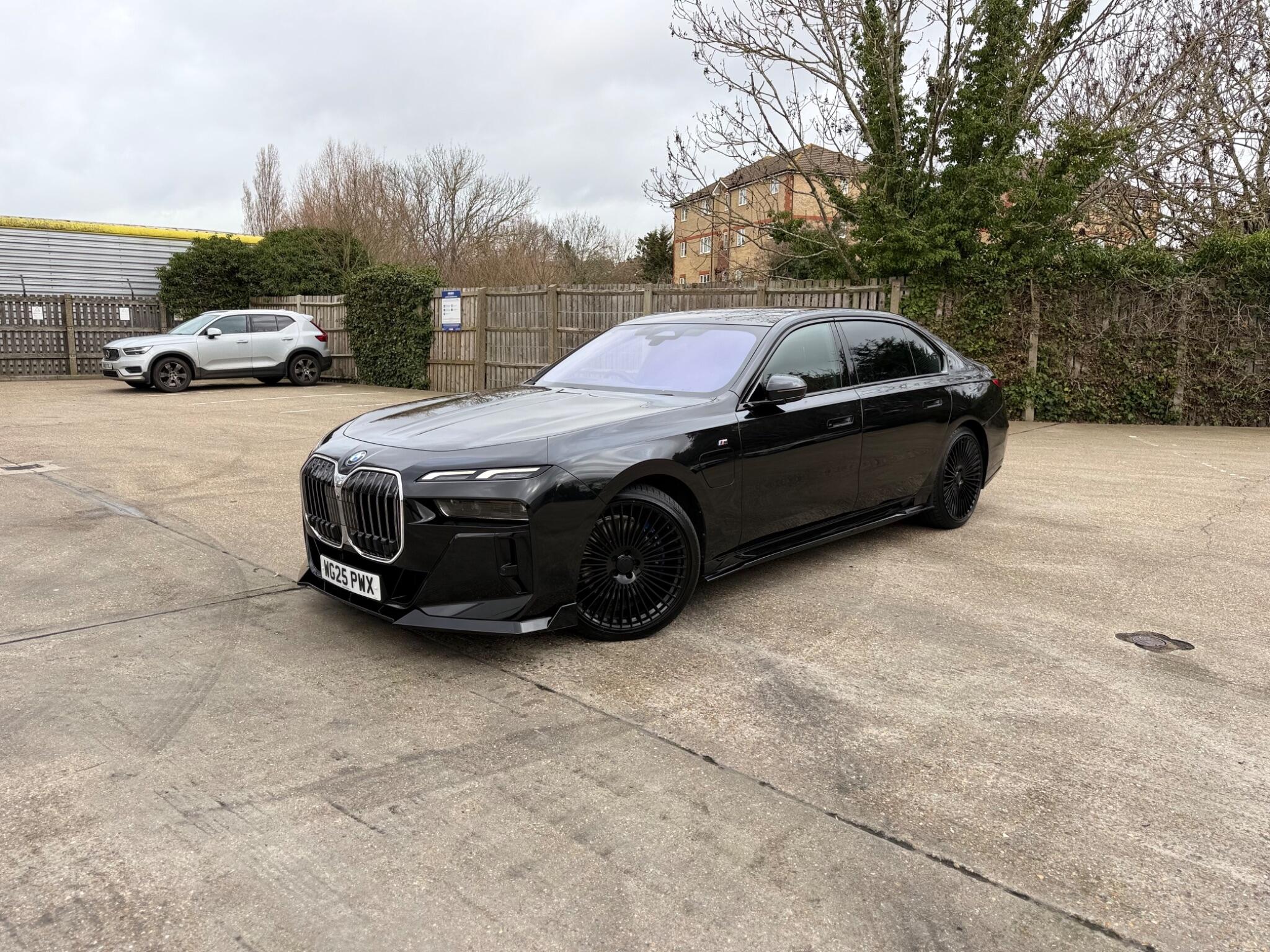 BMW 7 Series view 7