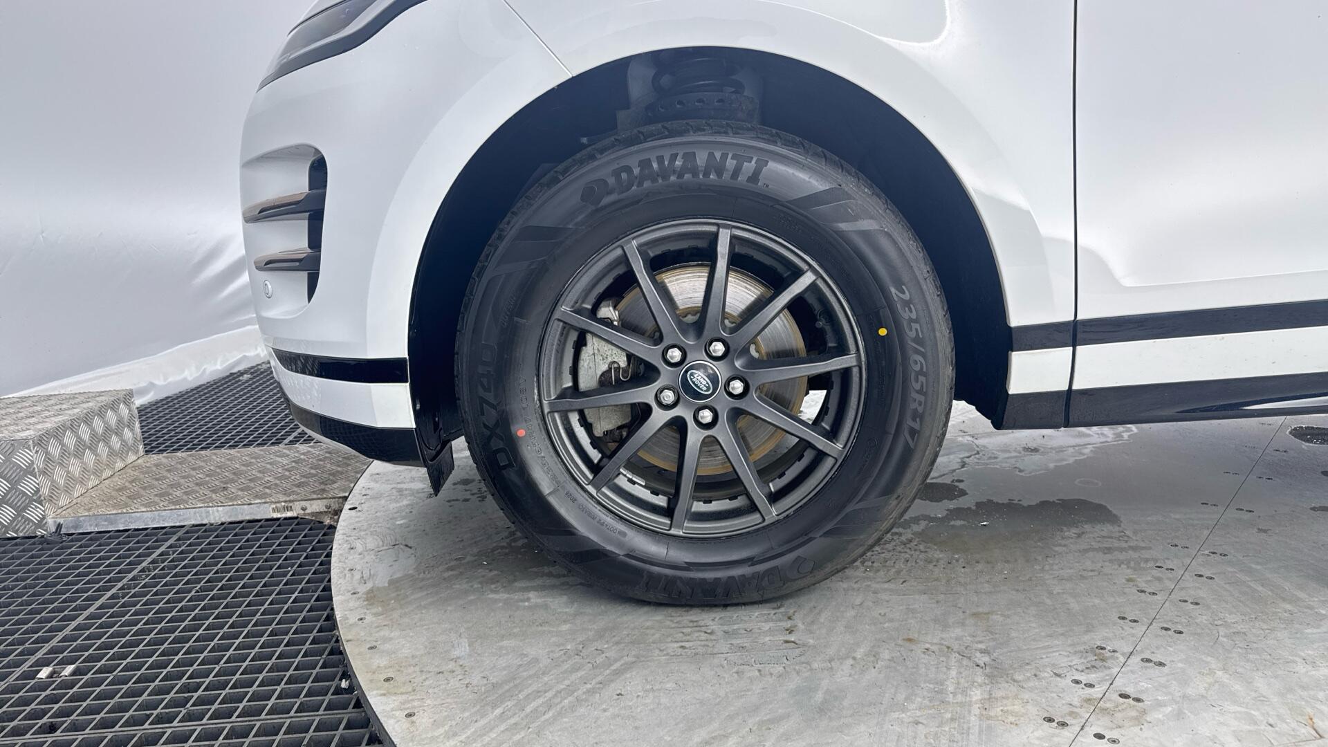 Land Rover Range Rover Evoque view 21