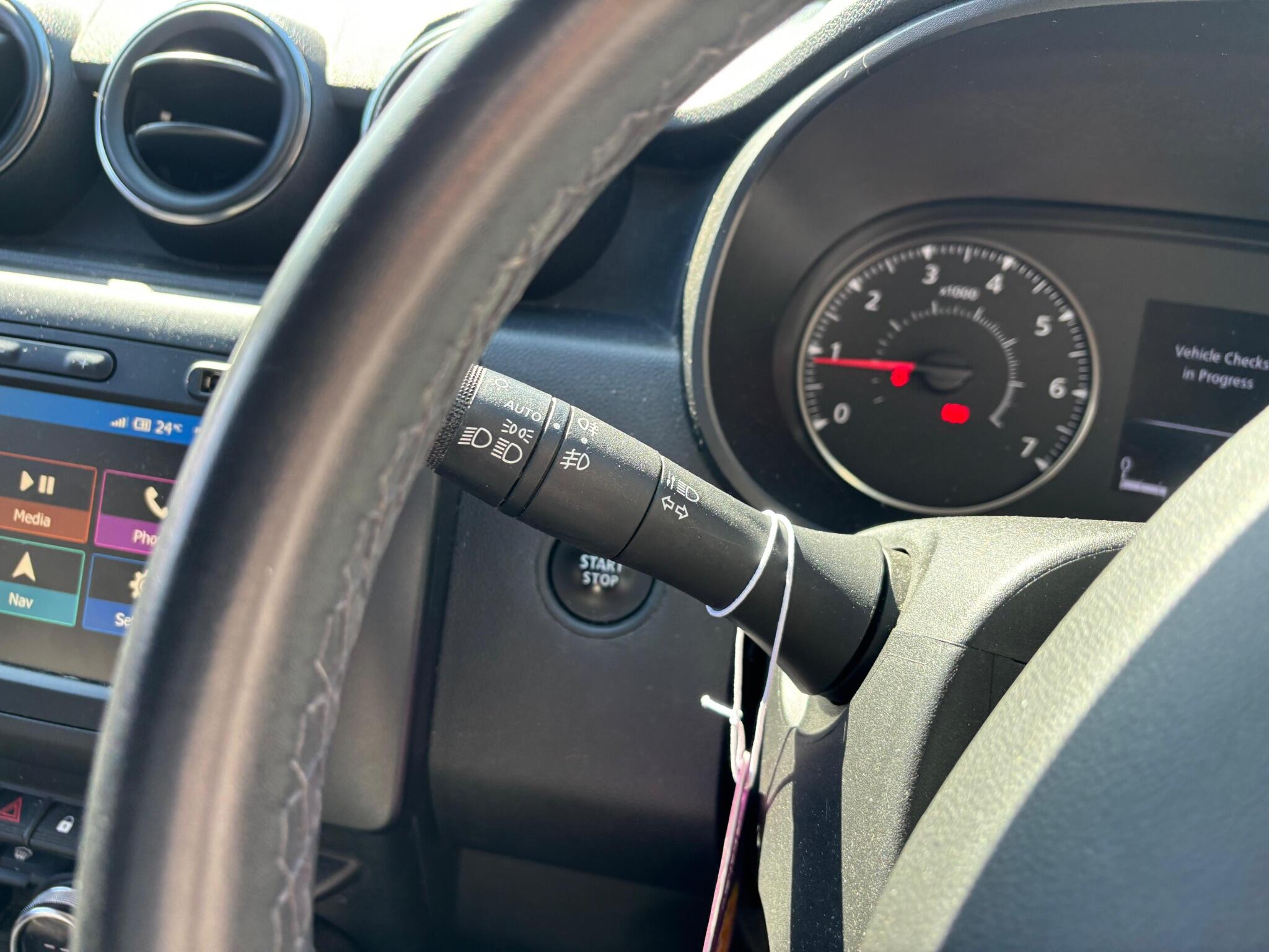 Dacia Duster view 25