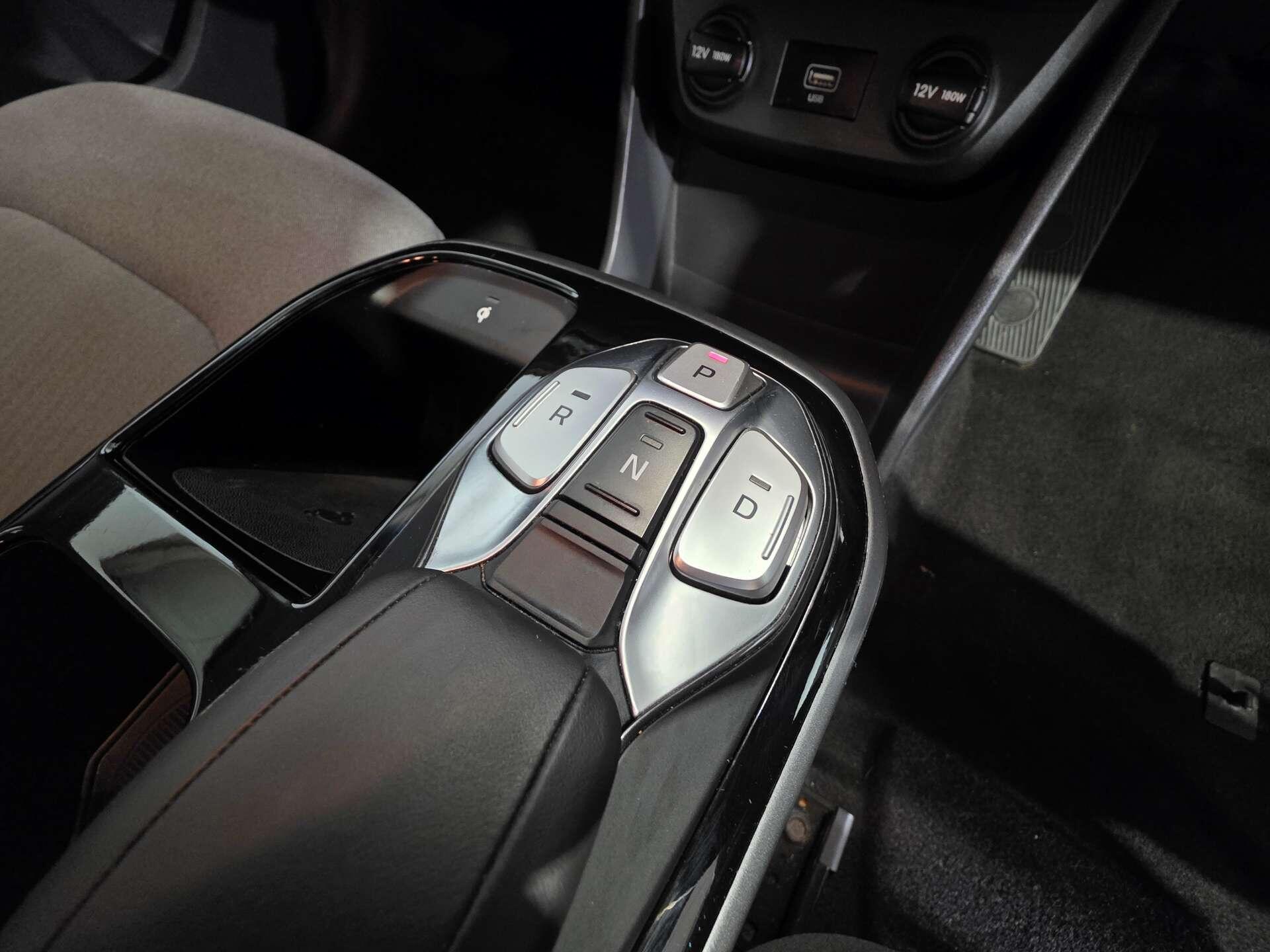 Hyundai Ioniq view 36