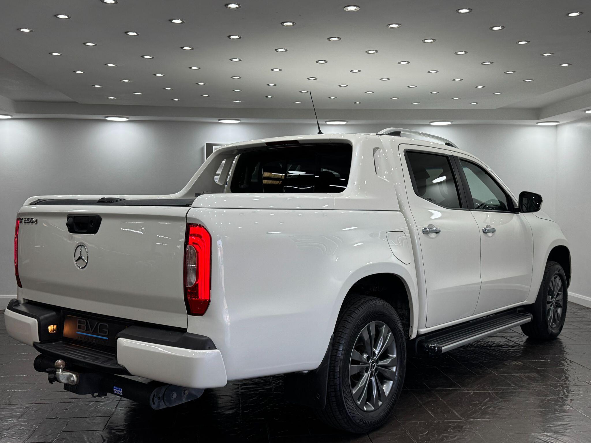Mercedes-Benz X-Class view 10