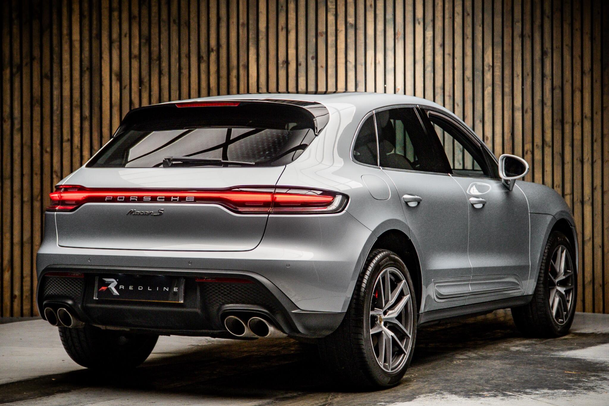 Porsche Macan view 3