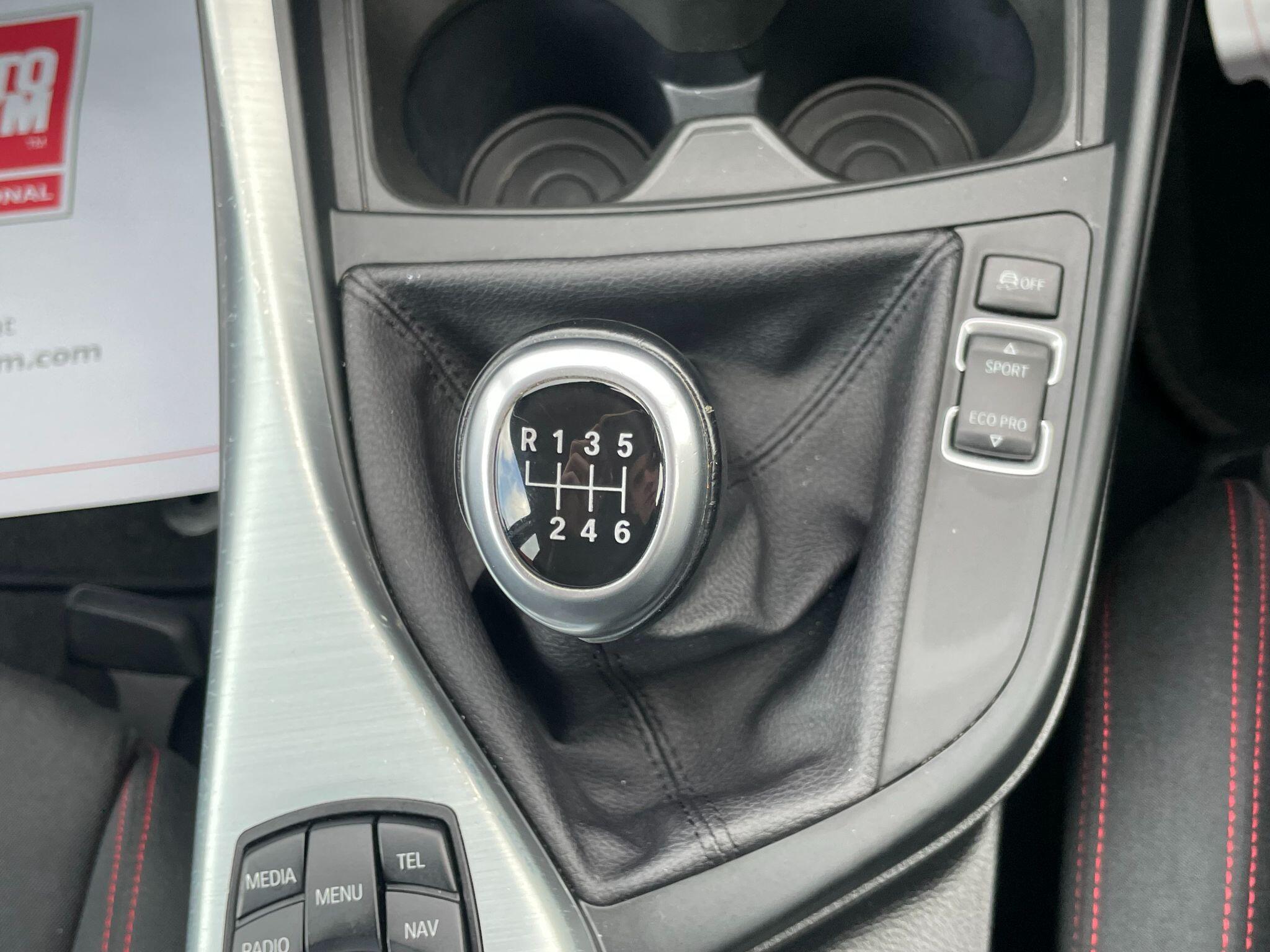 BMW 1 Series view 25