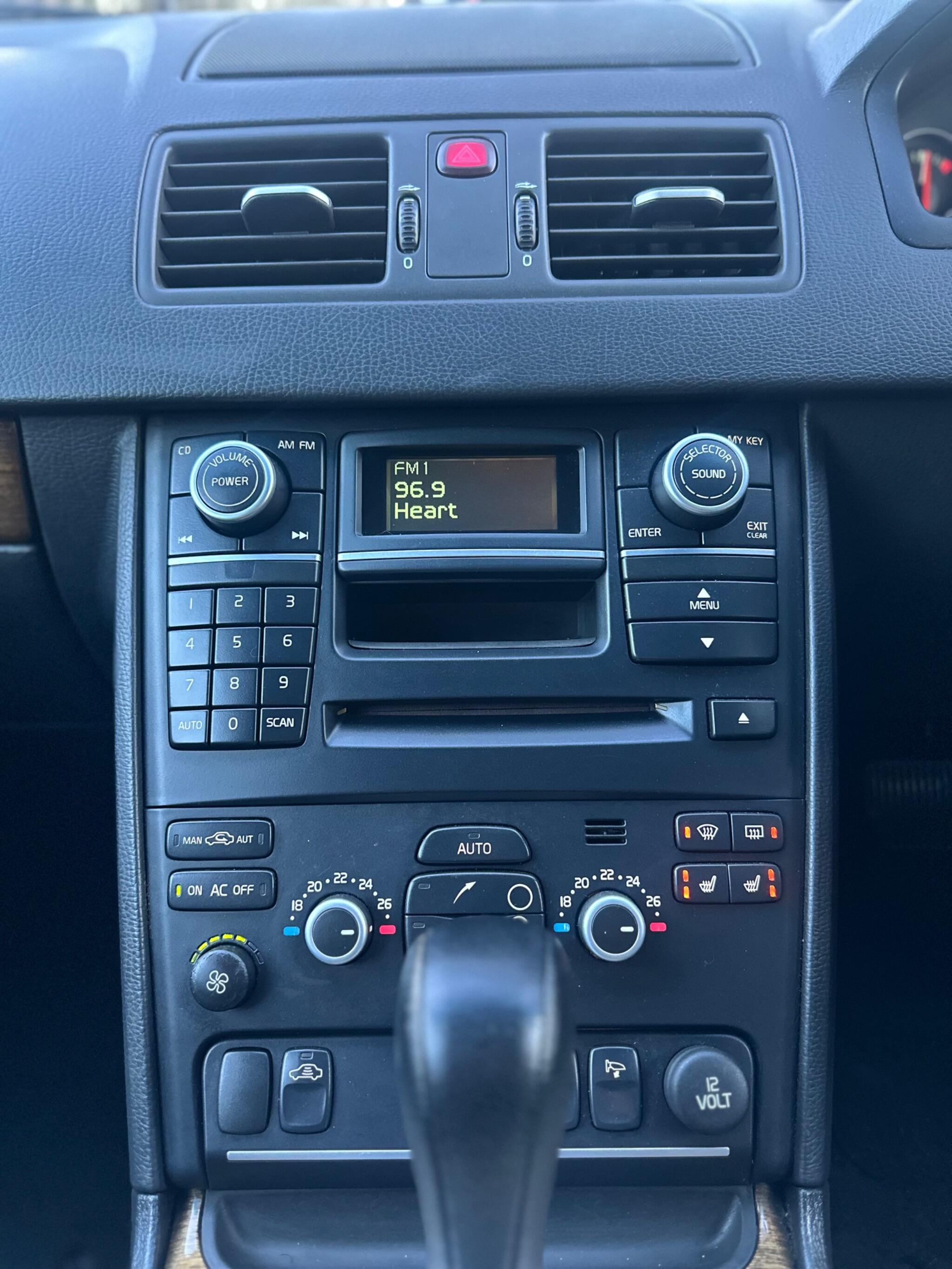 2007 Volvo XC90 image 30