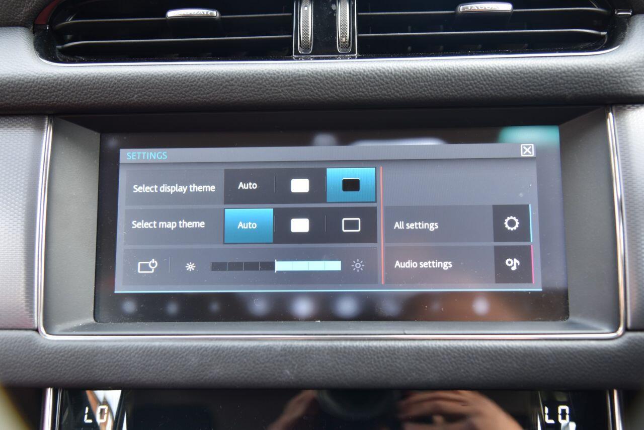 Jaguar XF view 43