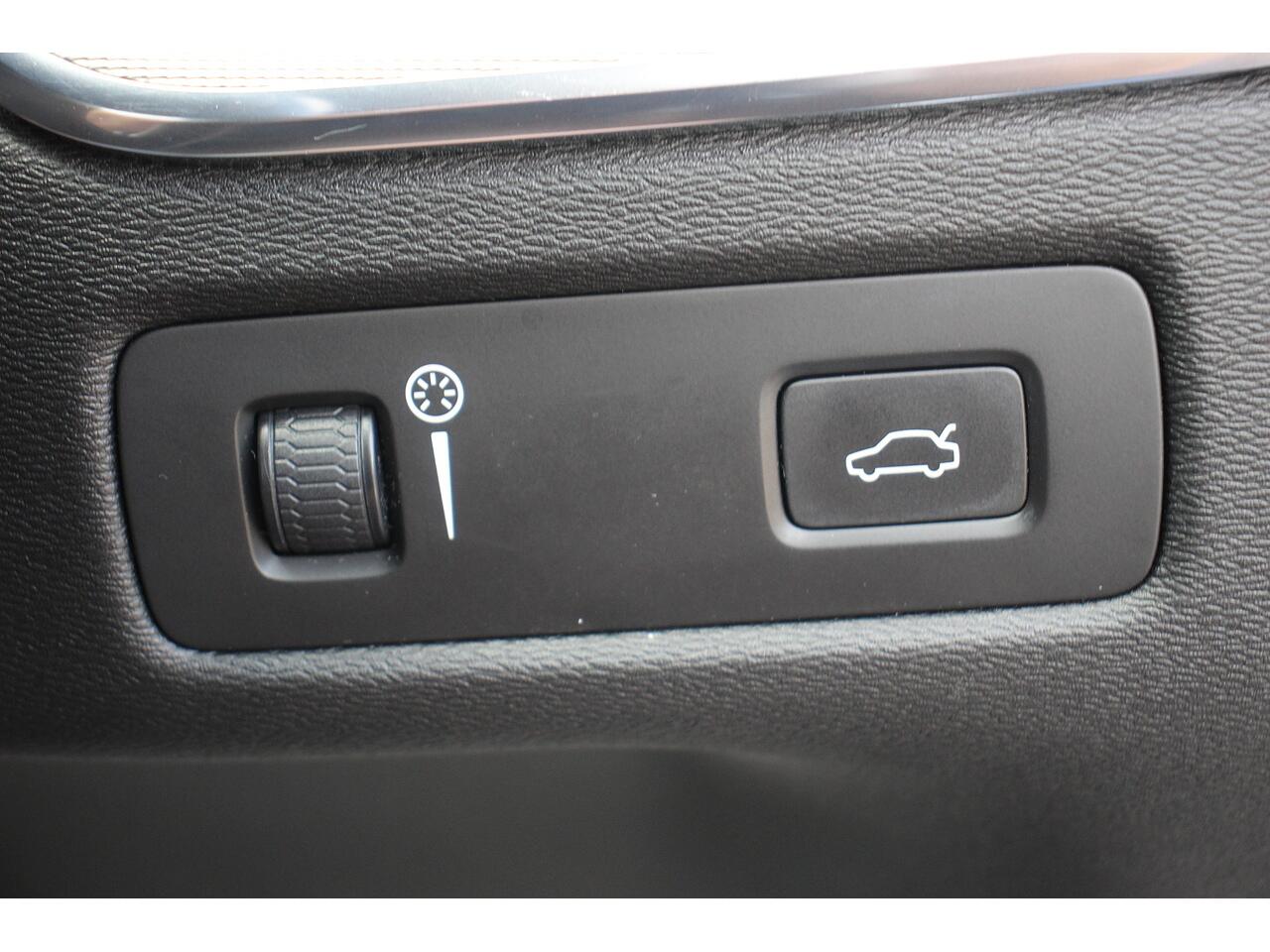 Volvo XC60 view 34
